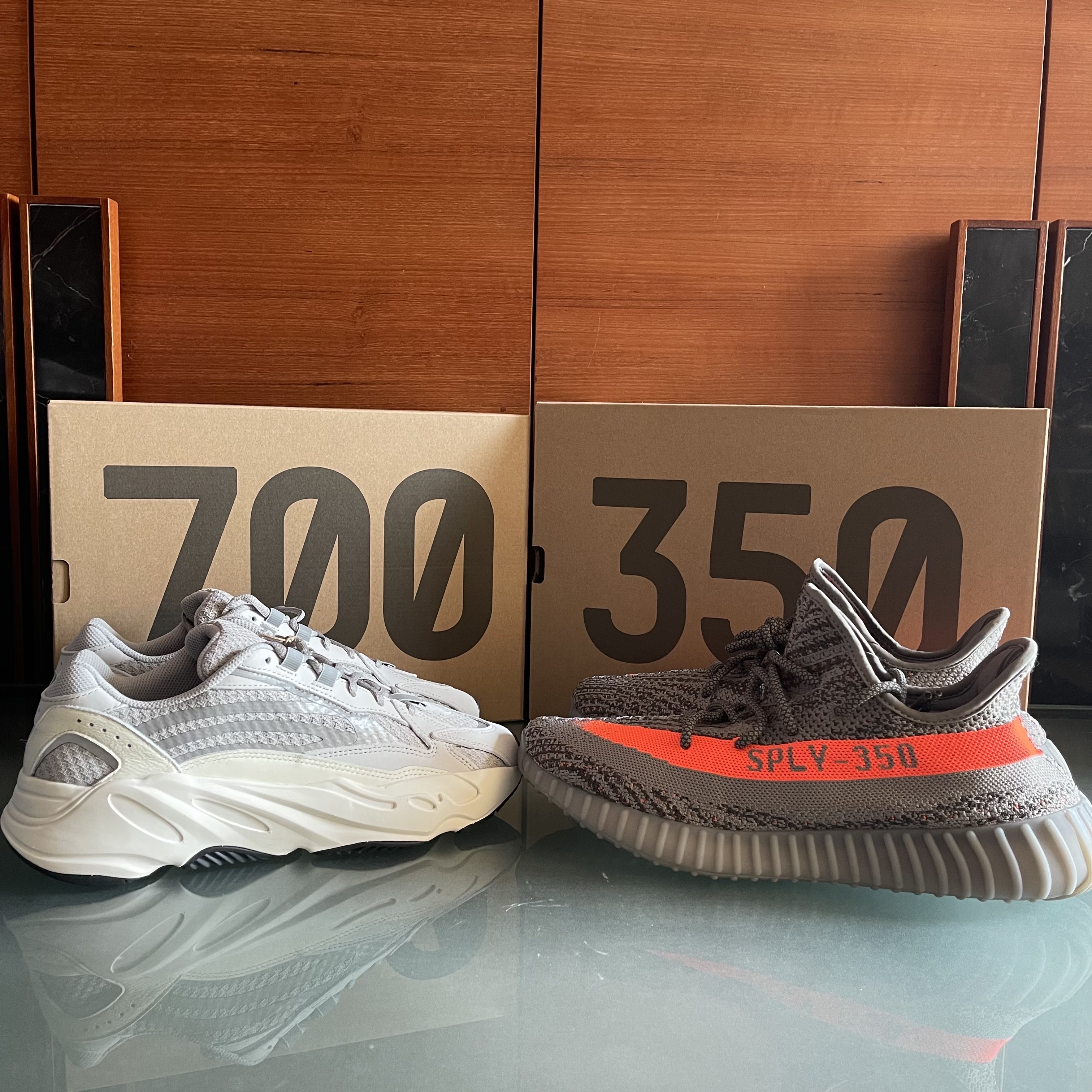 Adidas Yeezy Boost 700 V2 Static 2022, Adidas Yeezy Boost 350 V2 Beluga - Reflective 착용 스타일