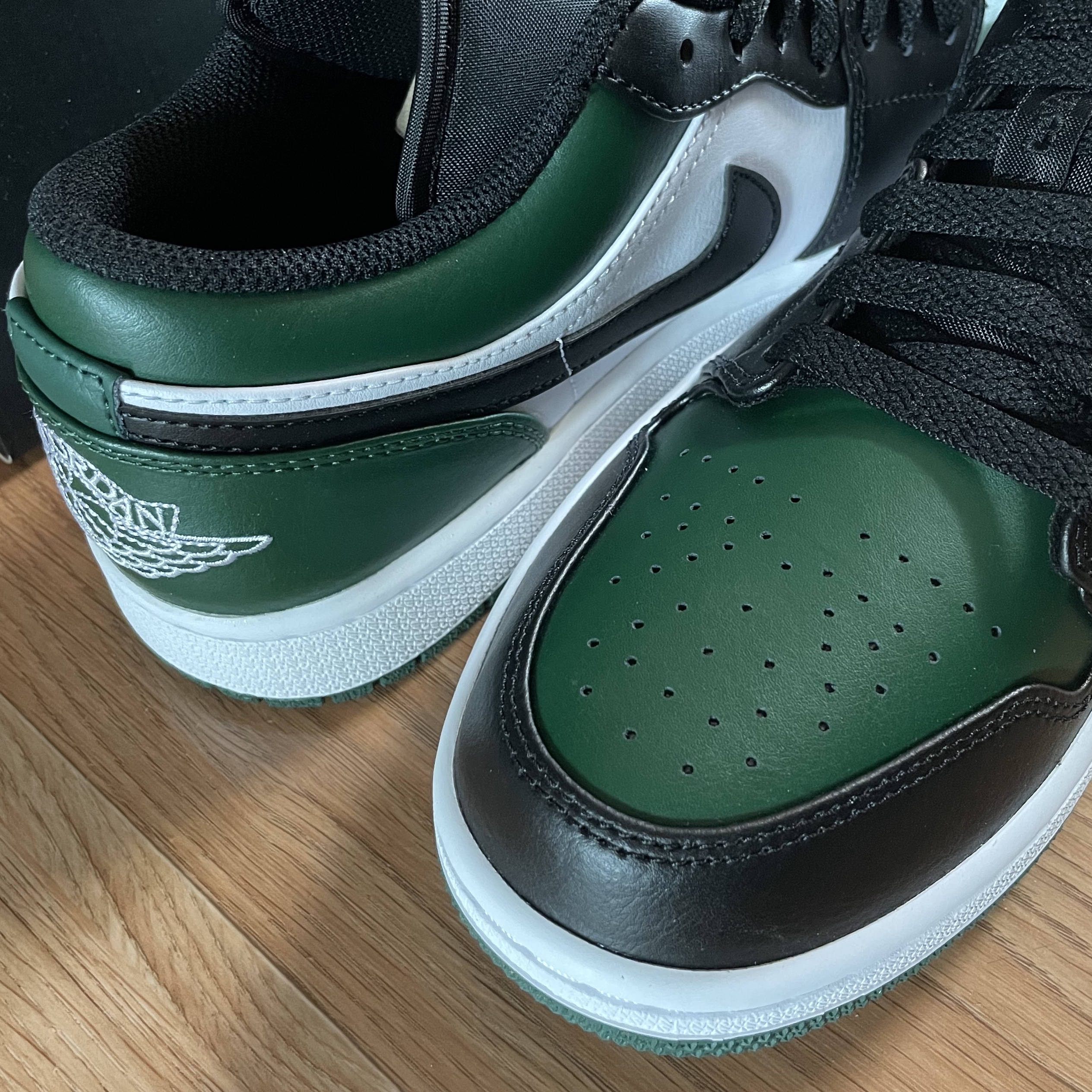 Jordan 1 Low Green Toe 착용 스타일 - 2