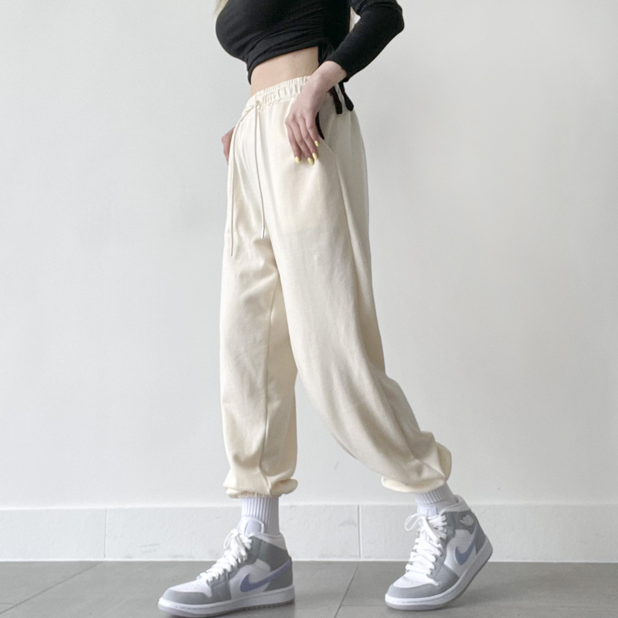 (W) Jordan 1 Mid Wolf Grey 착용 스타일 - 4