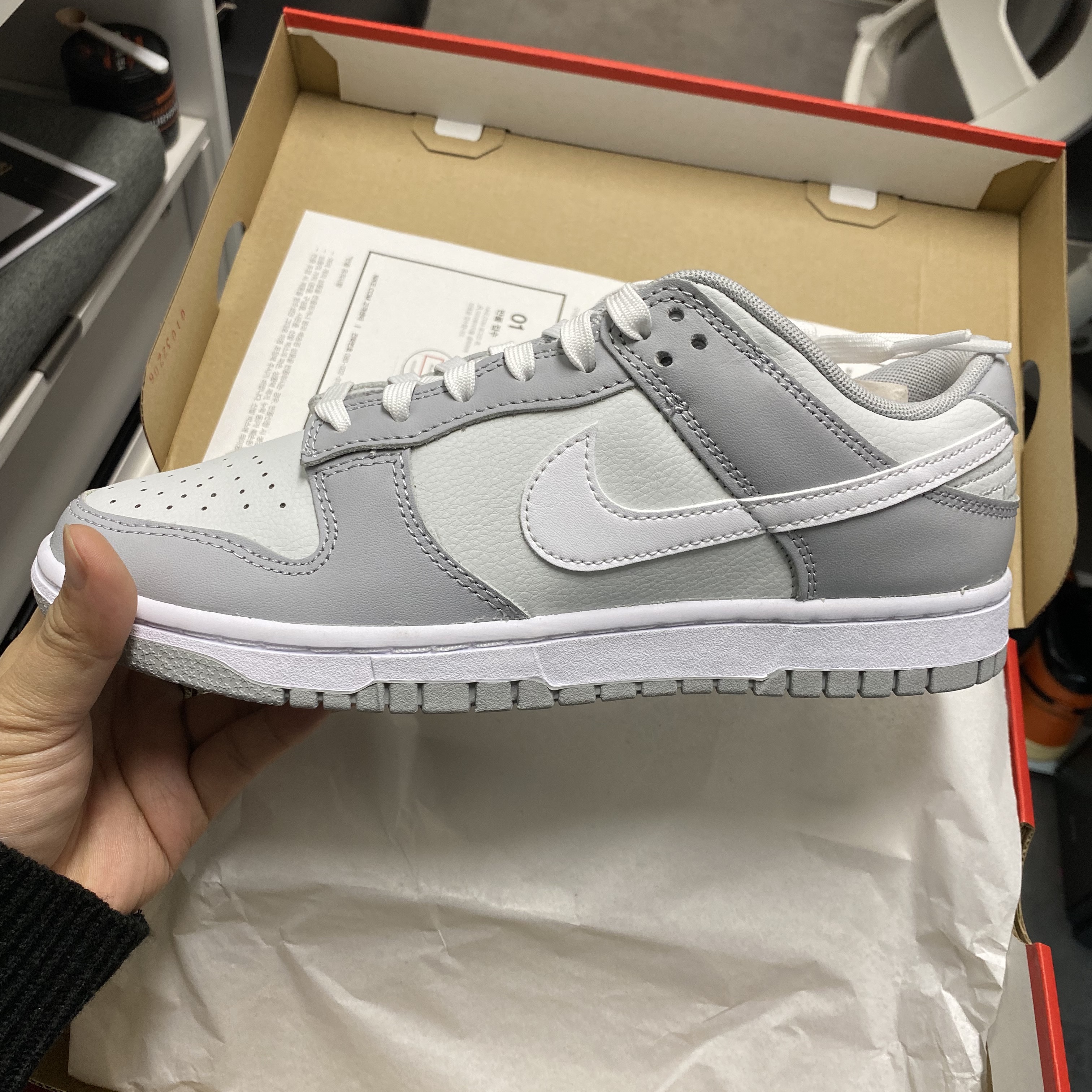Nike Dunk Low Retro Wolf Grey 착용 스타일