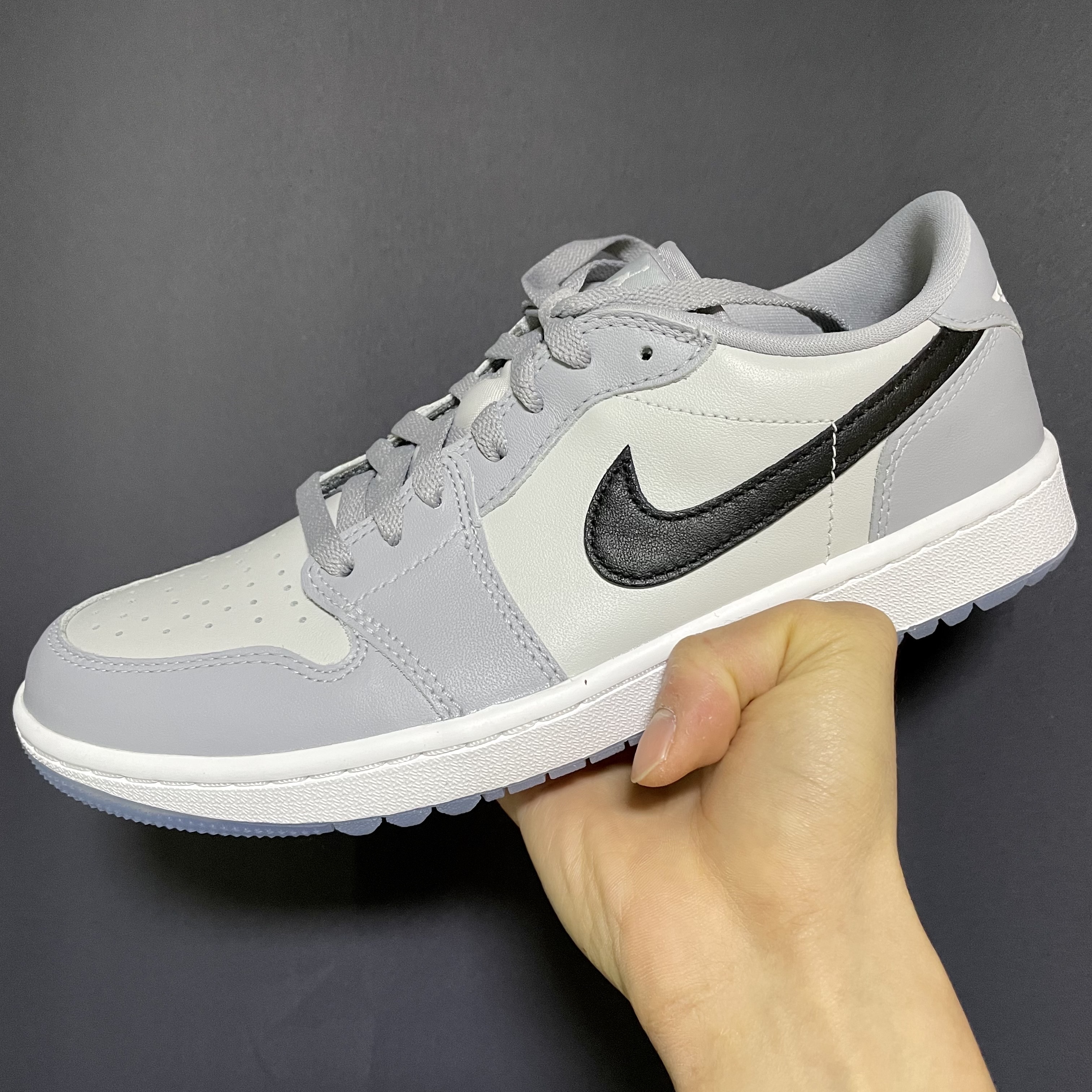 Jordan 1 Low Golf Wolf Grey 착용 스타일