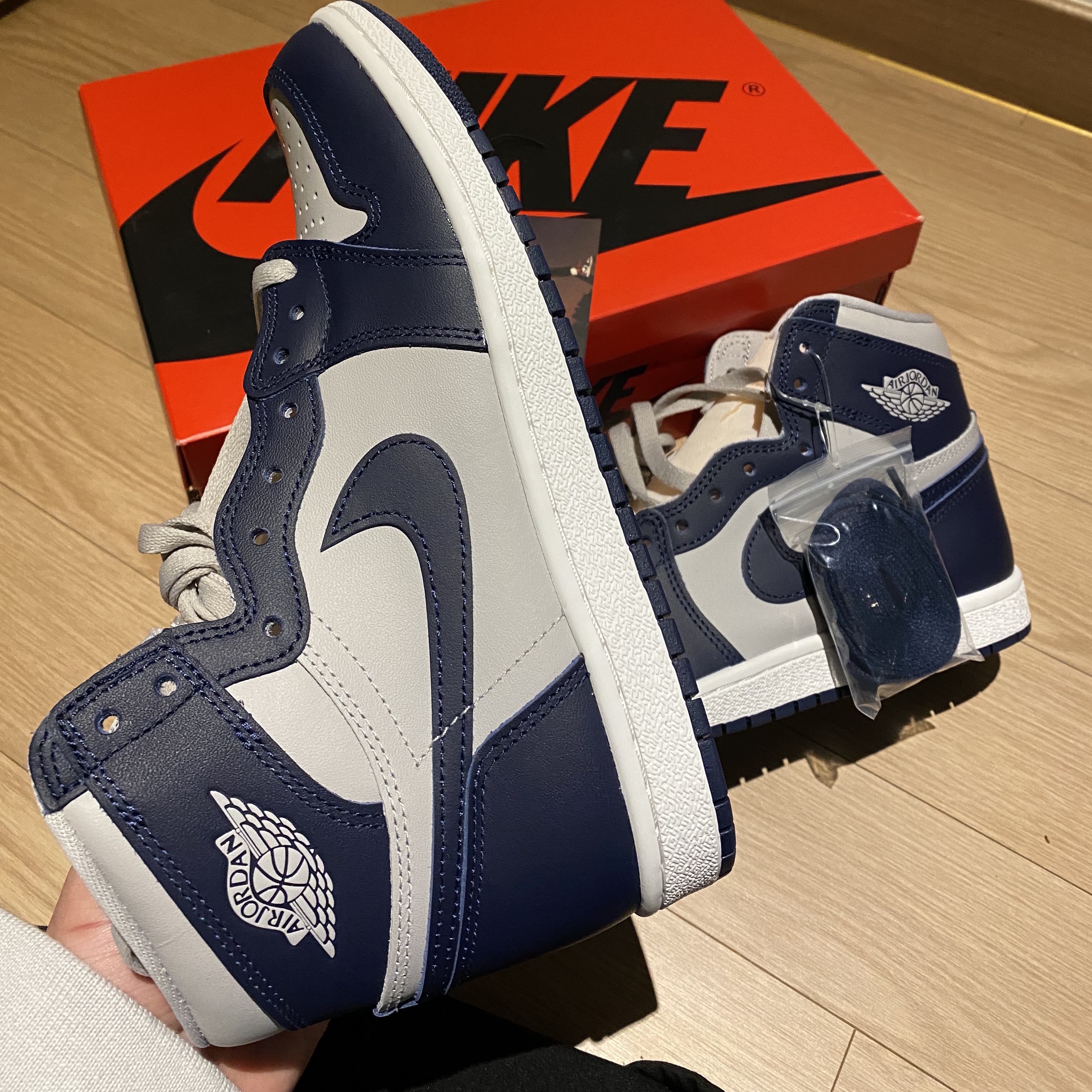 Jordan 1 High 85 College Navy 착용 스타일 - 3