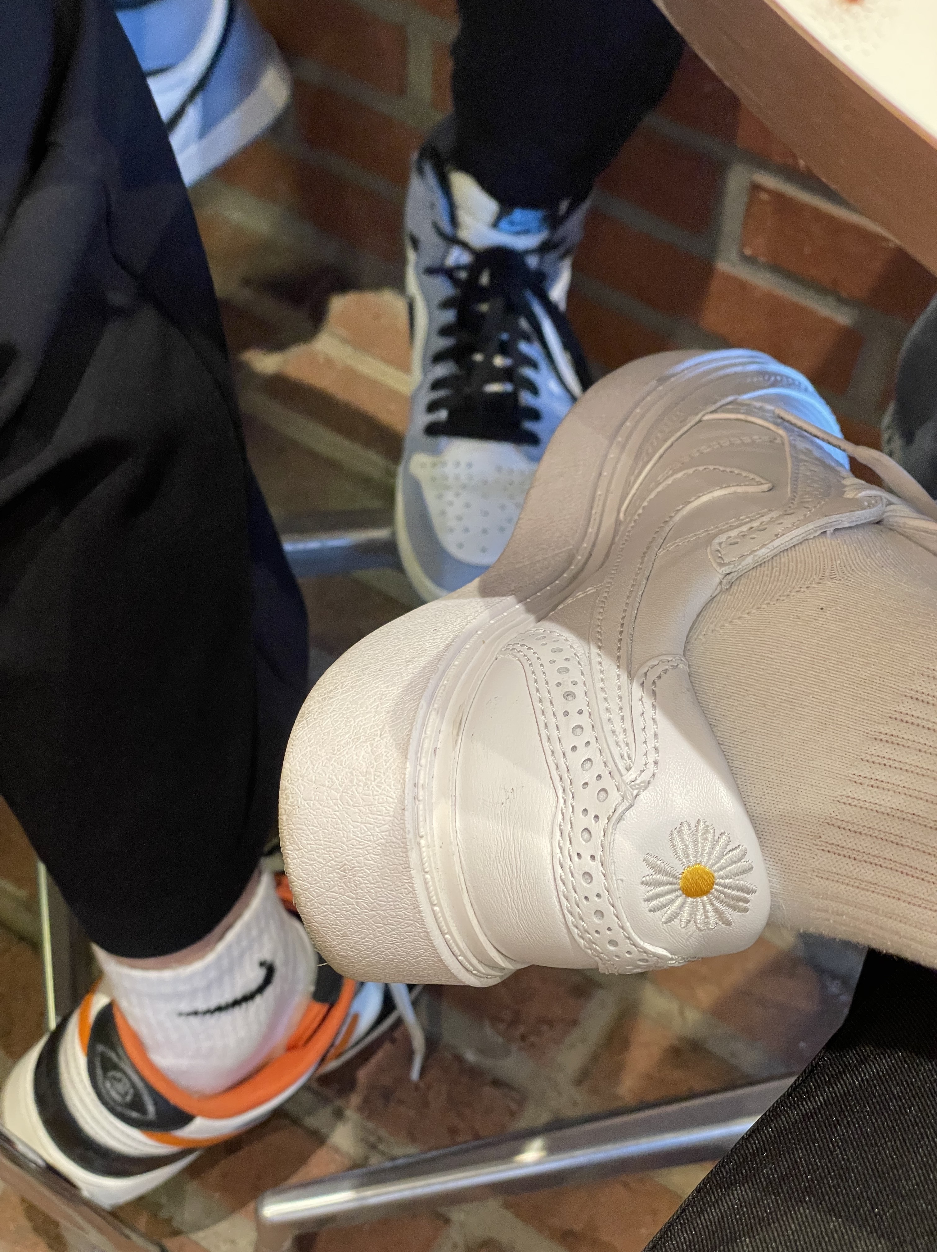 Nike x Peaceminusone Kwondo1 White, Jordan 1 Retro High OG University Blue 착용 스타일