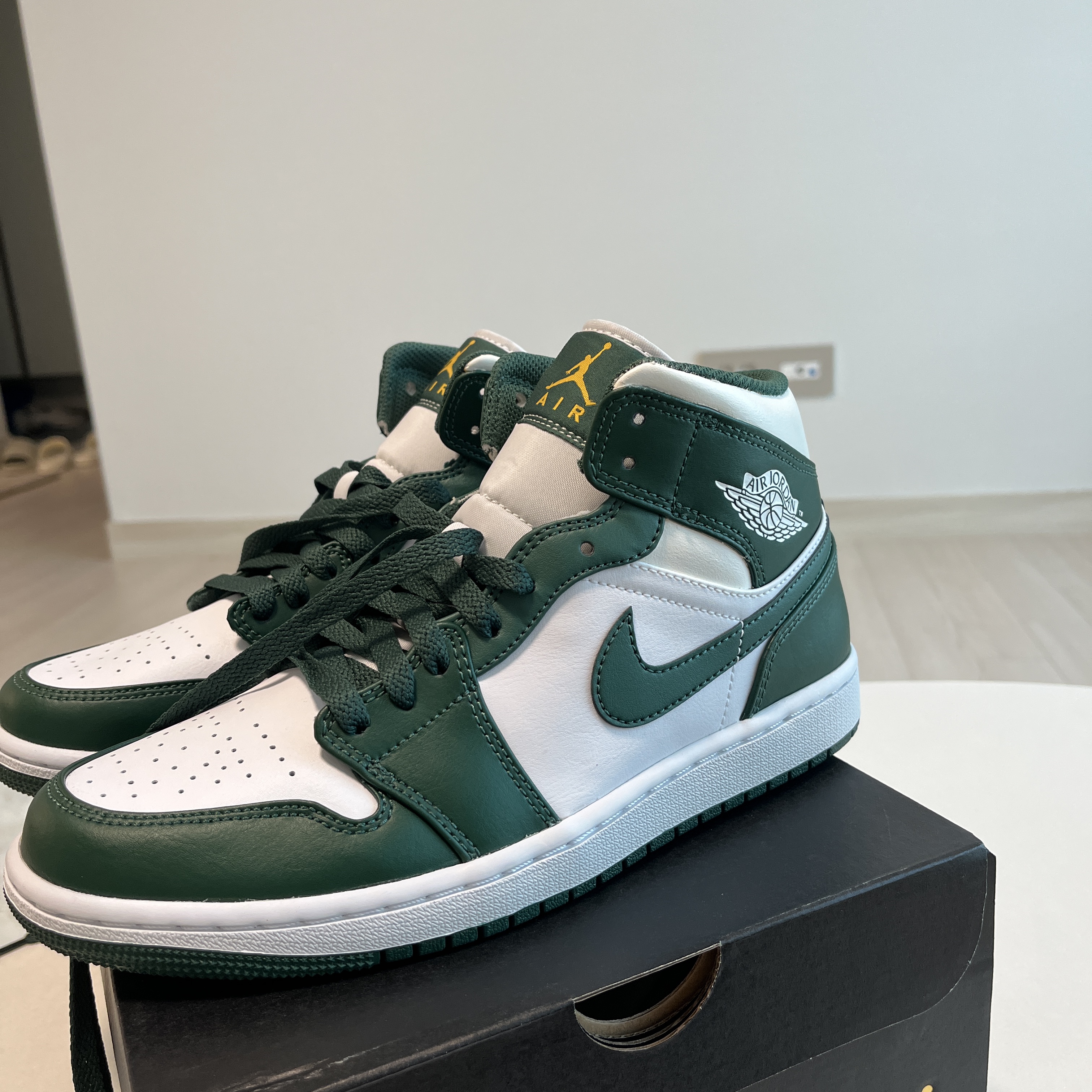 Jordan 1 Mid Sonics 2021 착용 스타일
