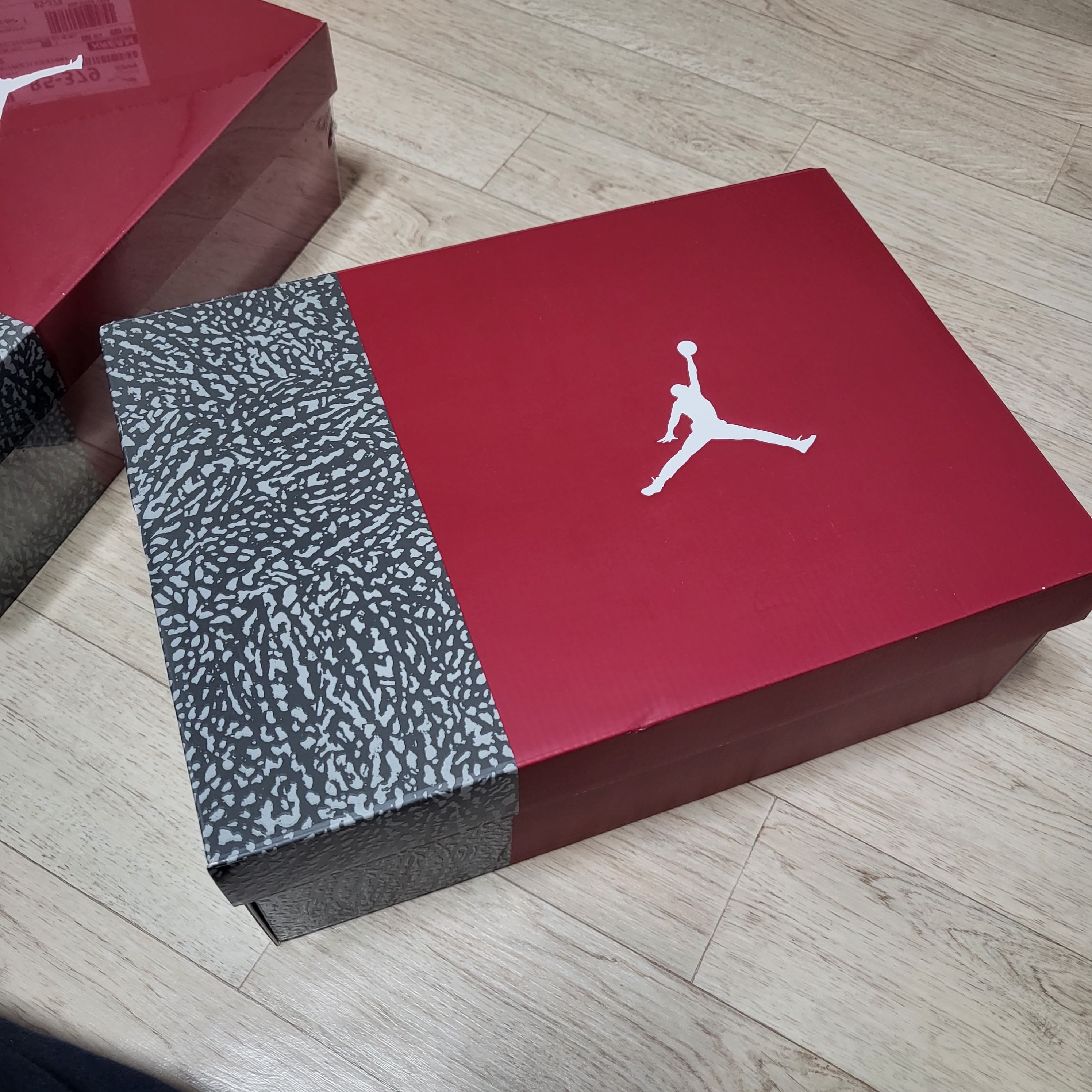 Jordan 3 Retro Cardinal Red 착용 스타일 - 4