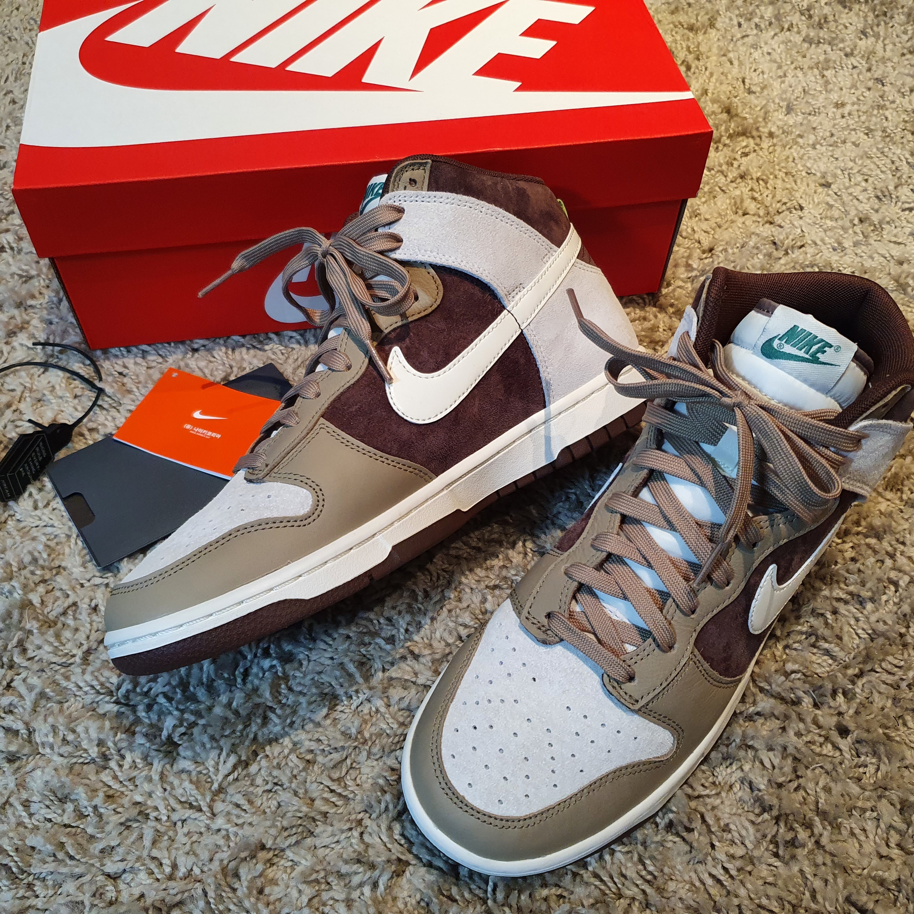 Nike Dunk High Retro PRM Light Chocolate 착용 스타일 - 2