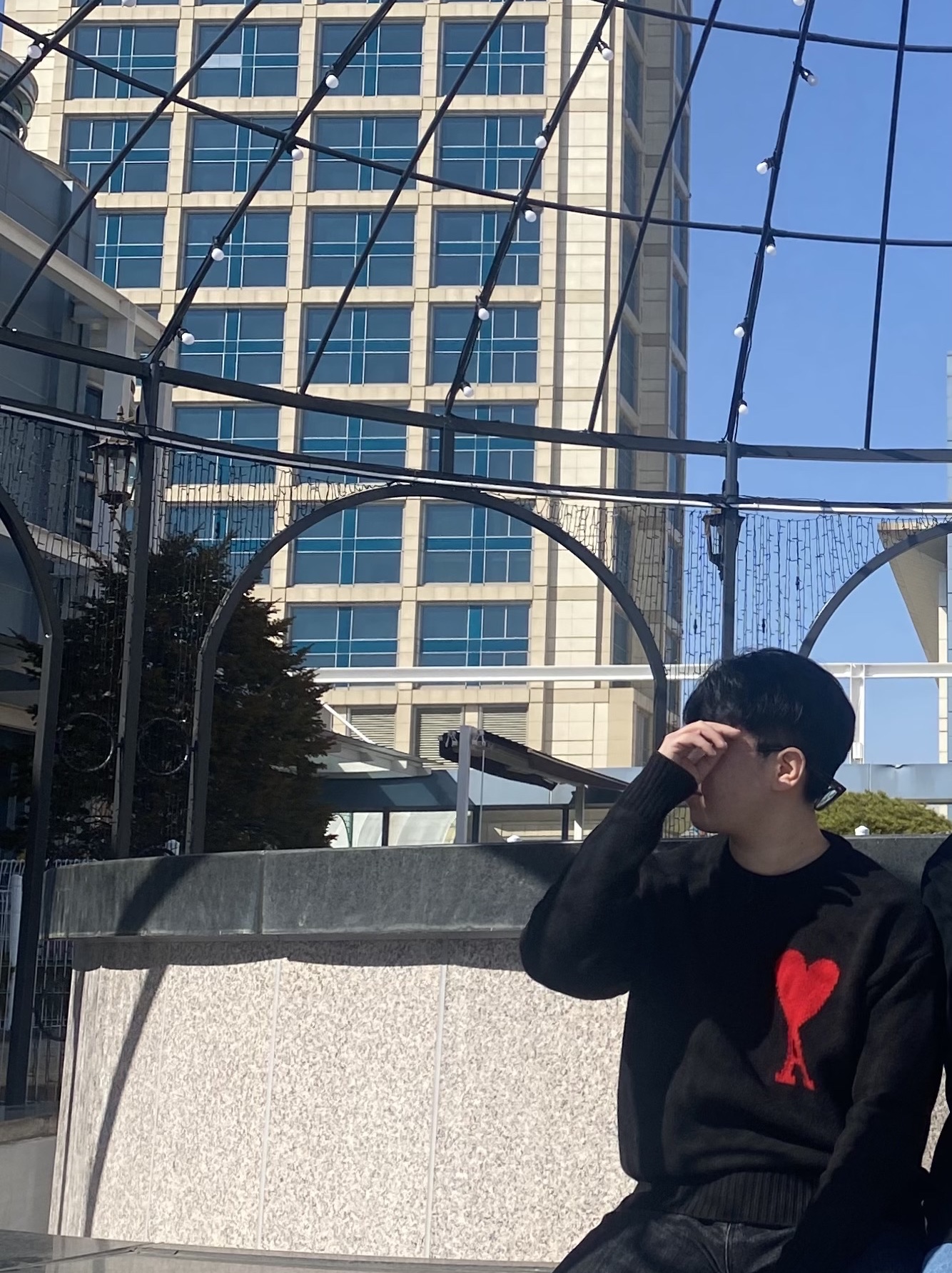 AMI de Coeur Oversize Intarsia Sweater Black - 21FW 착용 스타일 - 1