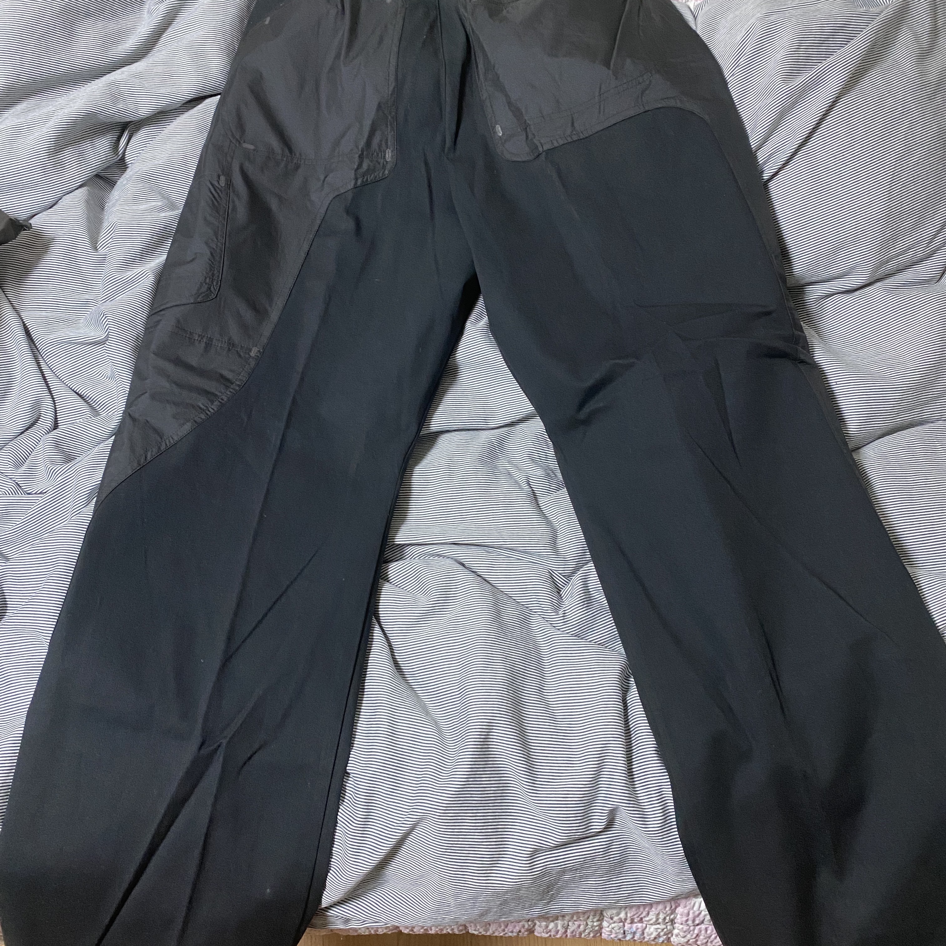 Nike x Off-White NRG Pants Black 착용 스타일 - 5