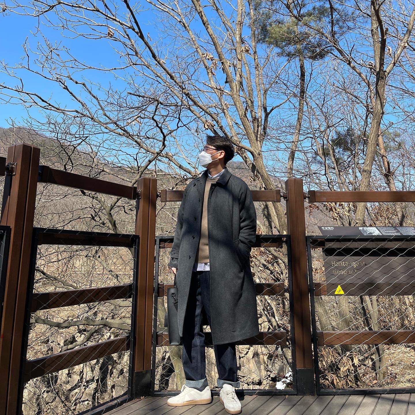 Jordan 1 Retro High OG Black Mocha, Adidas Yeezy Boost 700 Wave Runner Solid Grey 2017/2019 착용 스타일 - 4