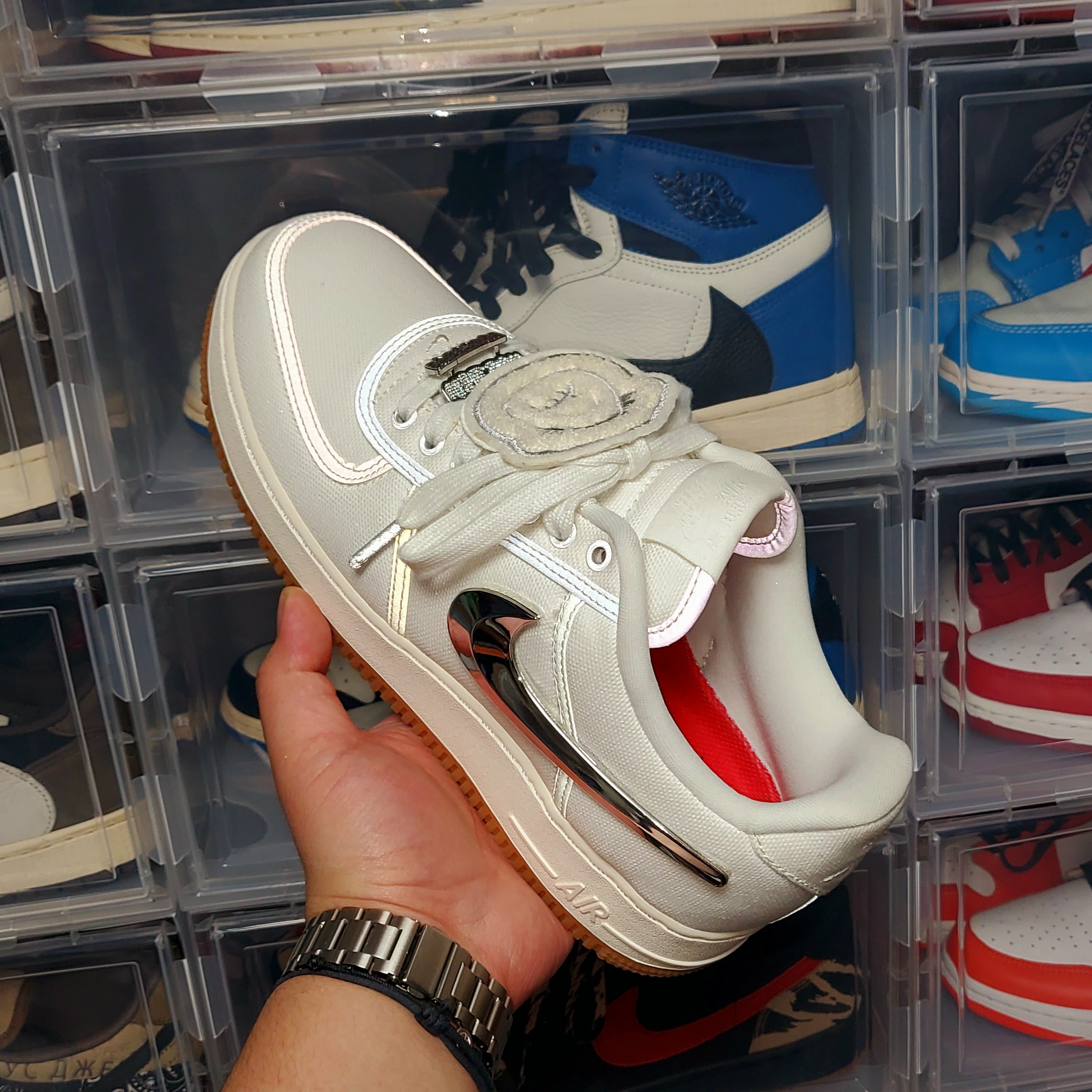 Nike x Travis Scott Air Force 1 Low Sail 착용 스타일 - 3