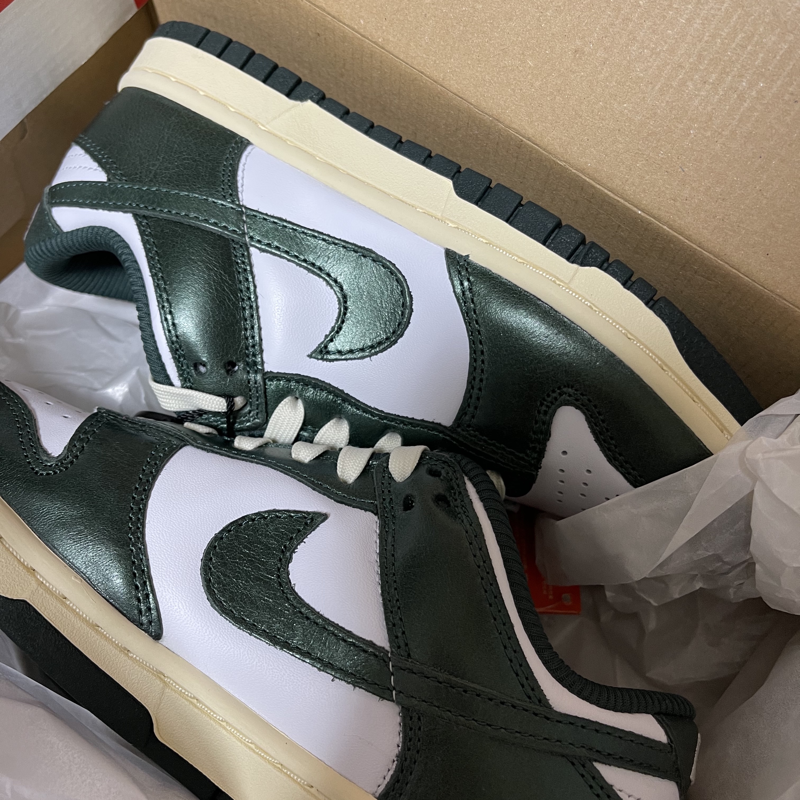 (W) Nike Dunk Low Vintage Green 착용 스타일