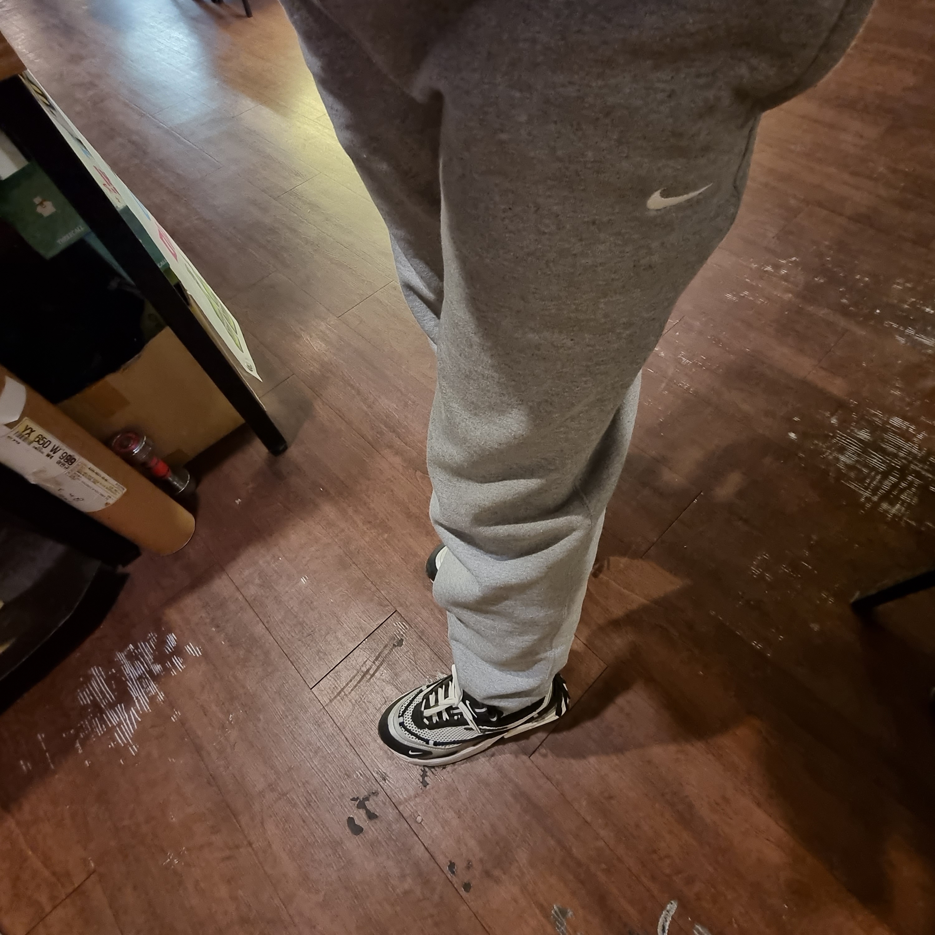 (W) Nike Air Max Furyosa Silver and Black, Nike NRG Solo Swoosh Fleece Pants Dark Grey Heather - US/EU 착용 스타일 - 2