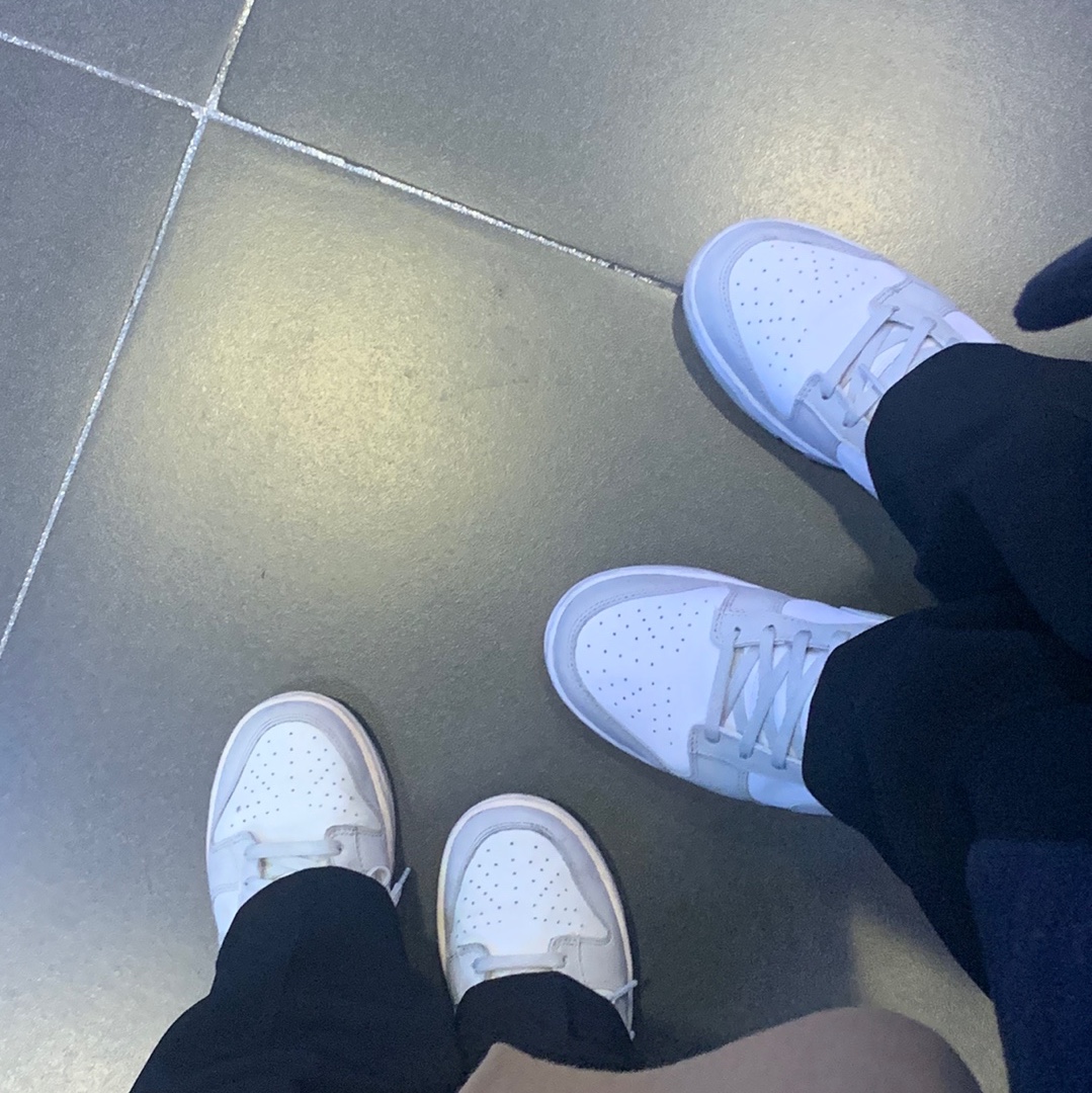 (W) Nike Dunk Low Light Bone, Nike Dunk Low Retro Grey Fog 착용 스타일