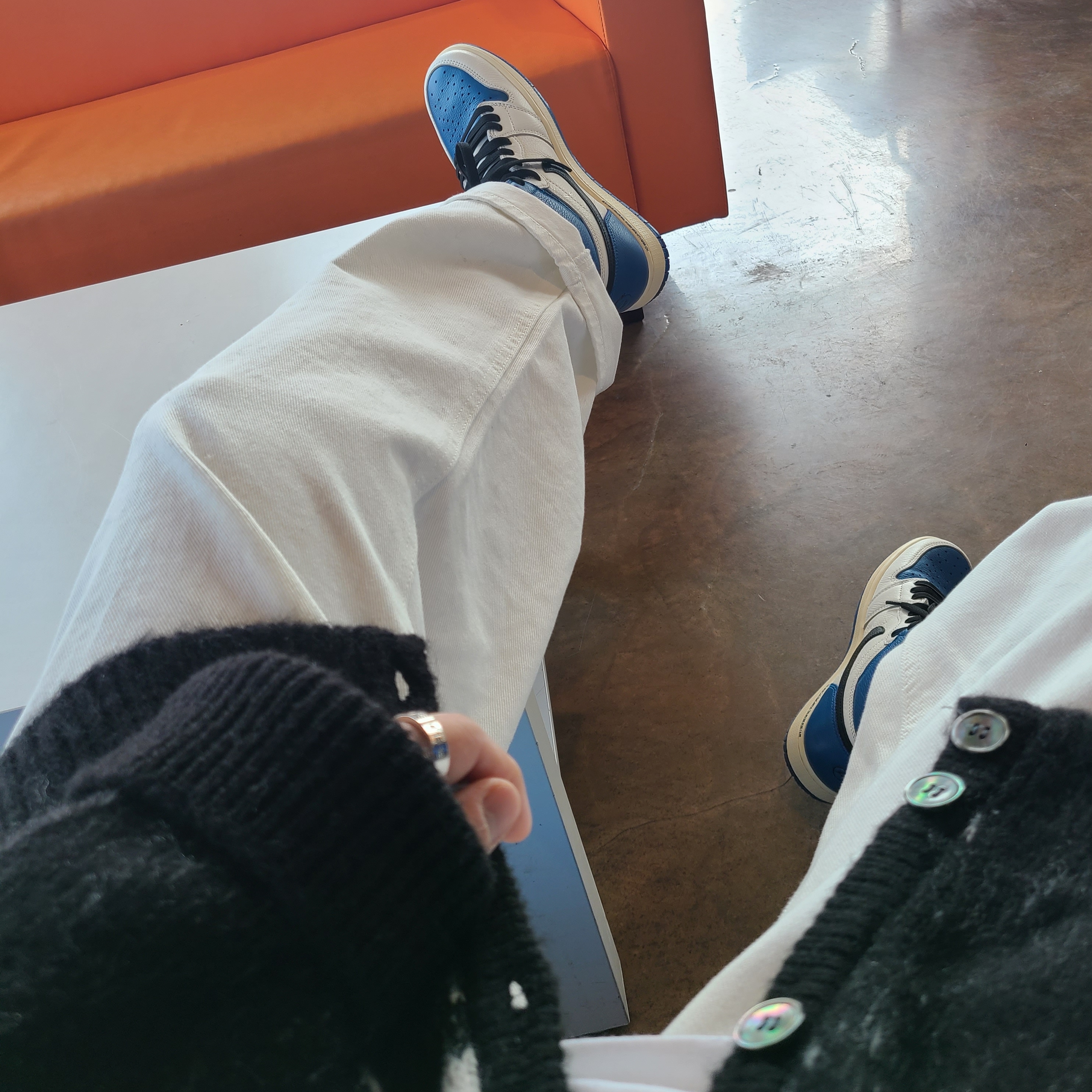 Jordan 1 x Travis Scott x Fragment Retro High OG SP Military Blue 착용 스타일