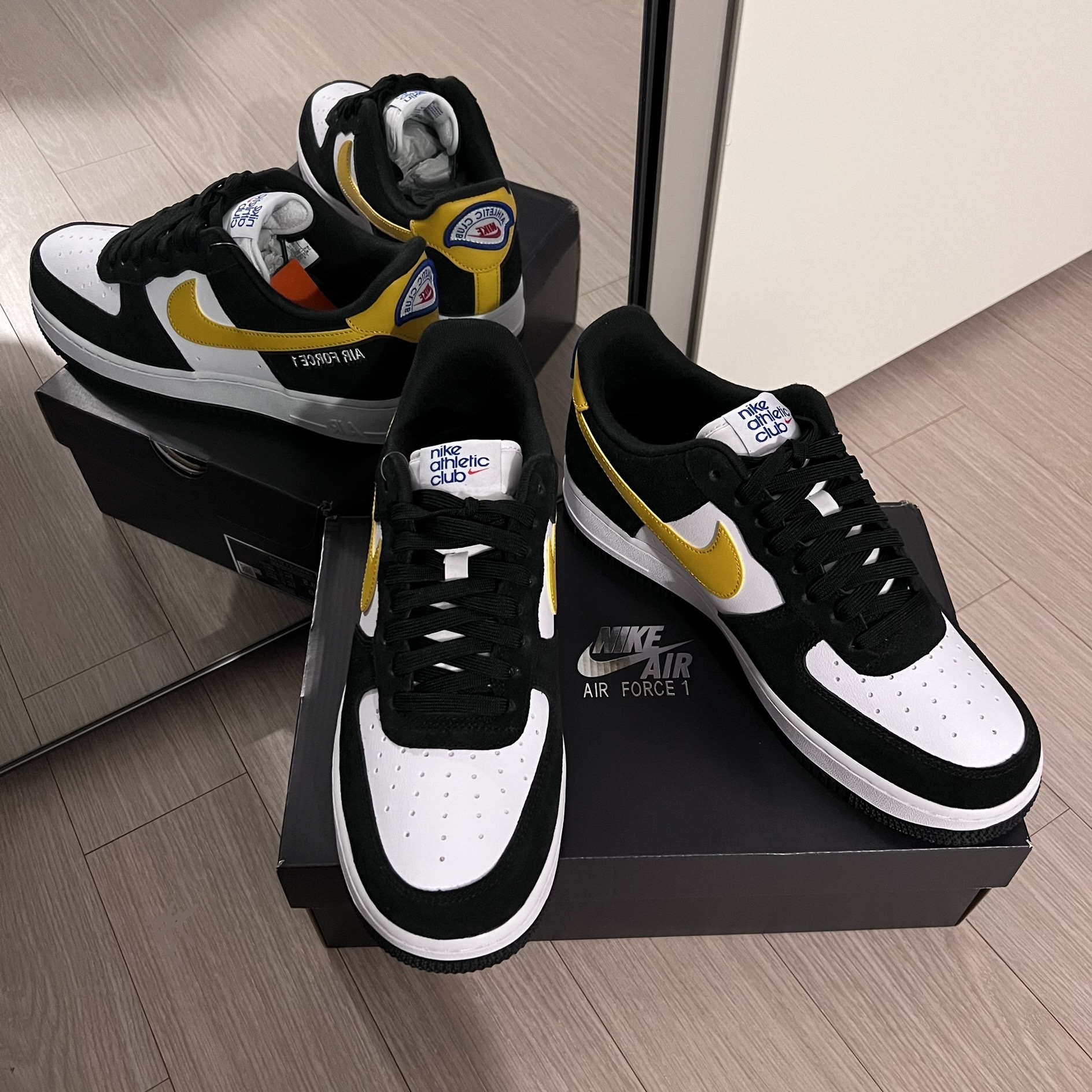 Nike Air Force 1 '07 LV8 Athletic Club Black Dark Sulfur 착용 스타일
