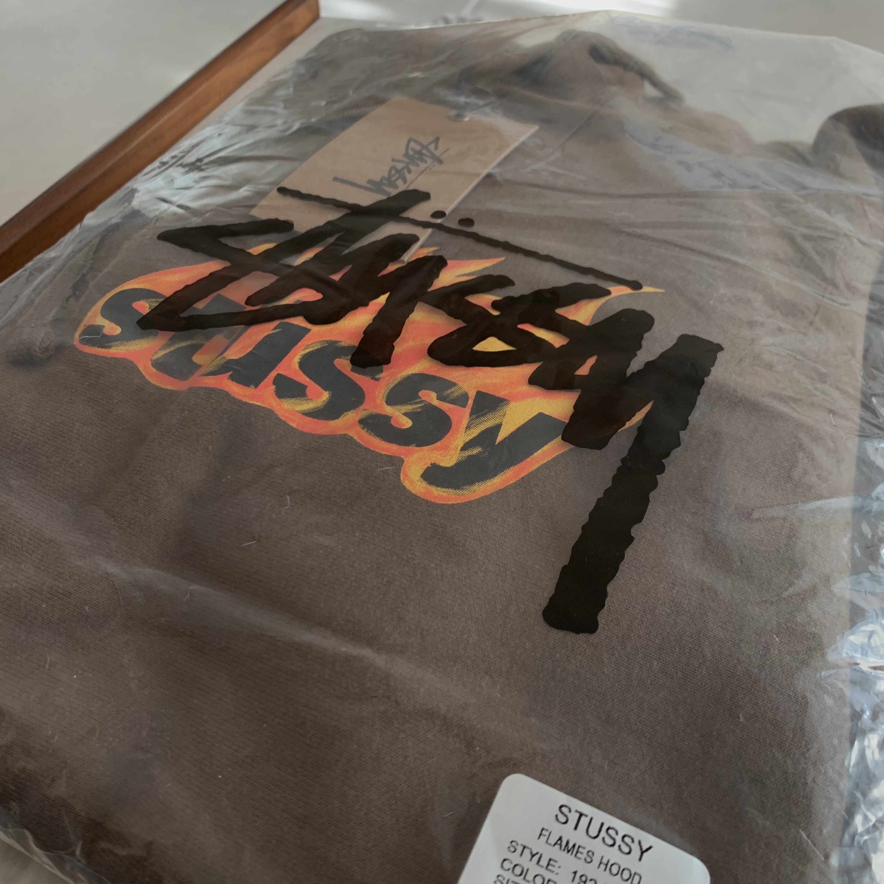 Stussy Flames Hood Coffee 착용 스타일