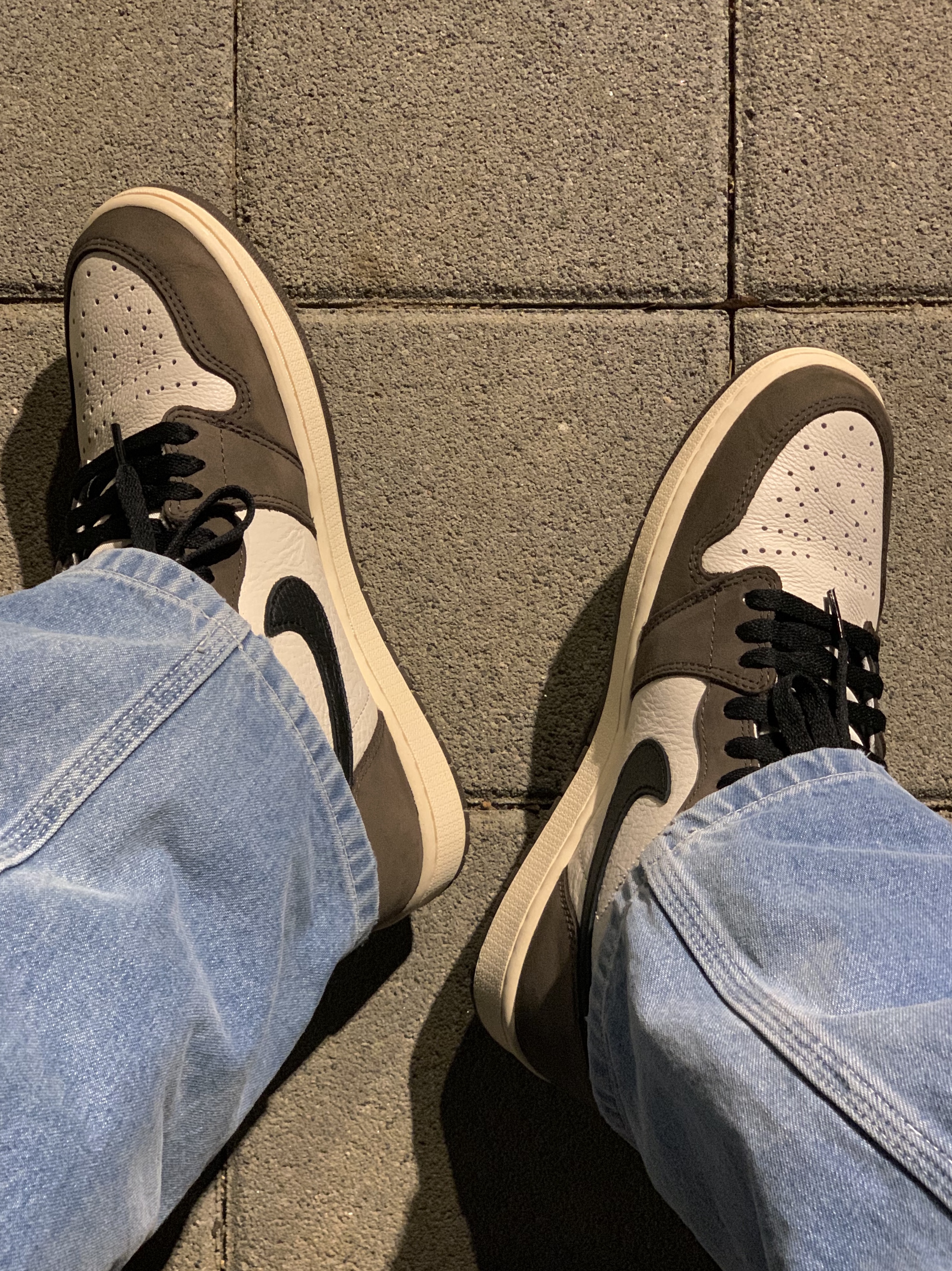 Jordan 1 x Travis Scott Retro High OG SP Mocha 착용 스타일