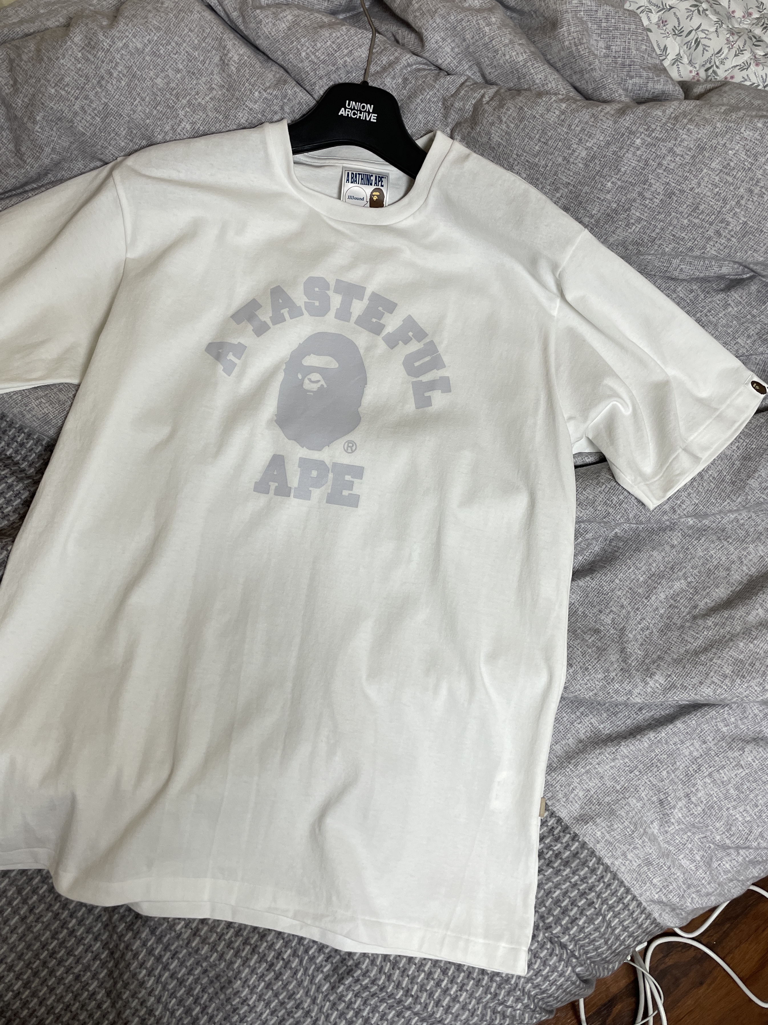 BAPE x JJJJound College T-Shirt White 착용 스타일