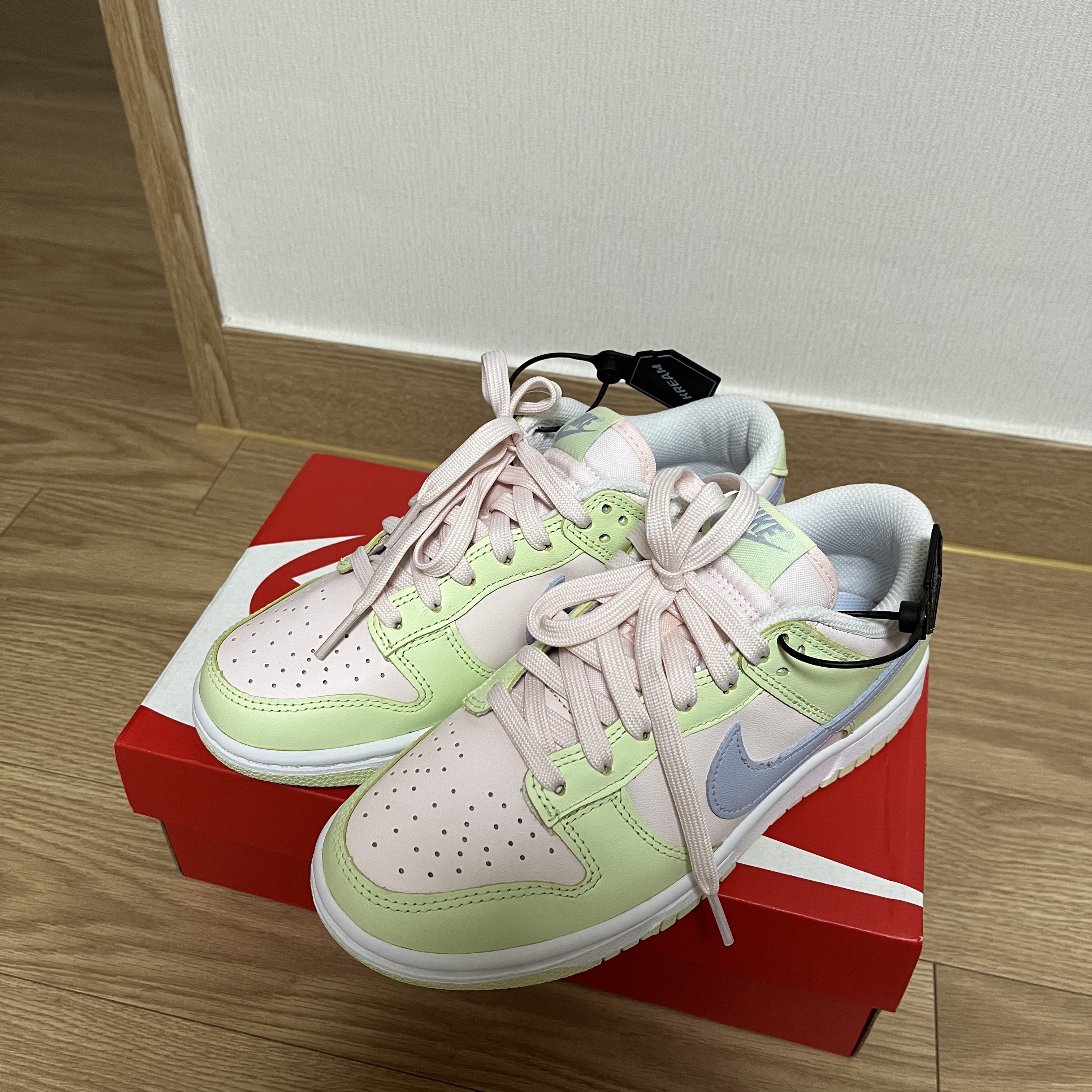 (W) Nike Dunk Low Light Soft Pink 착용 스타일