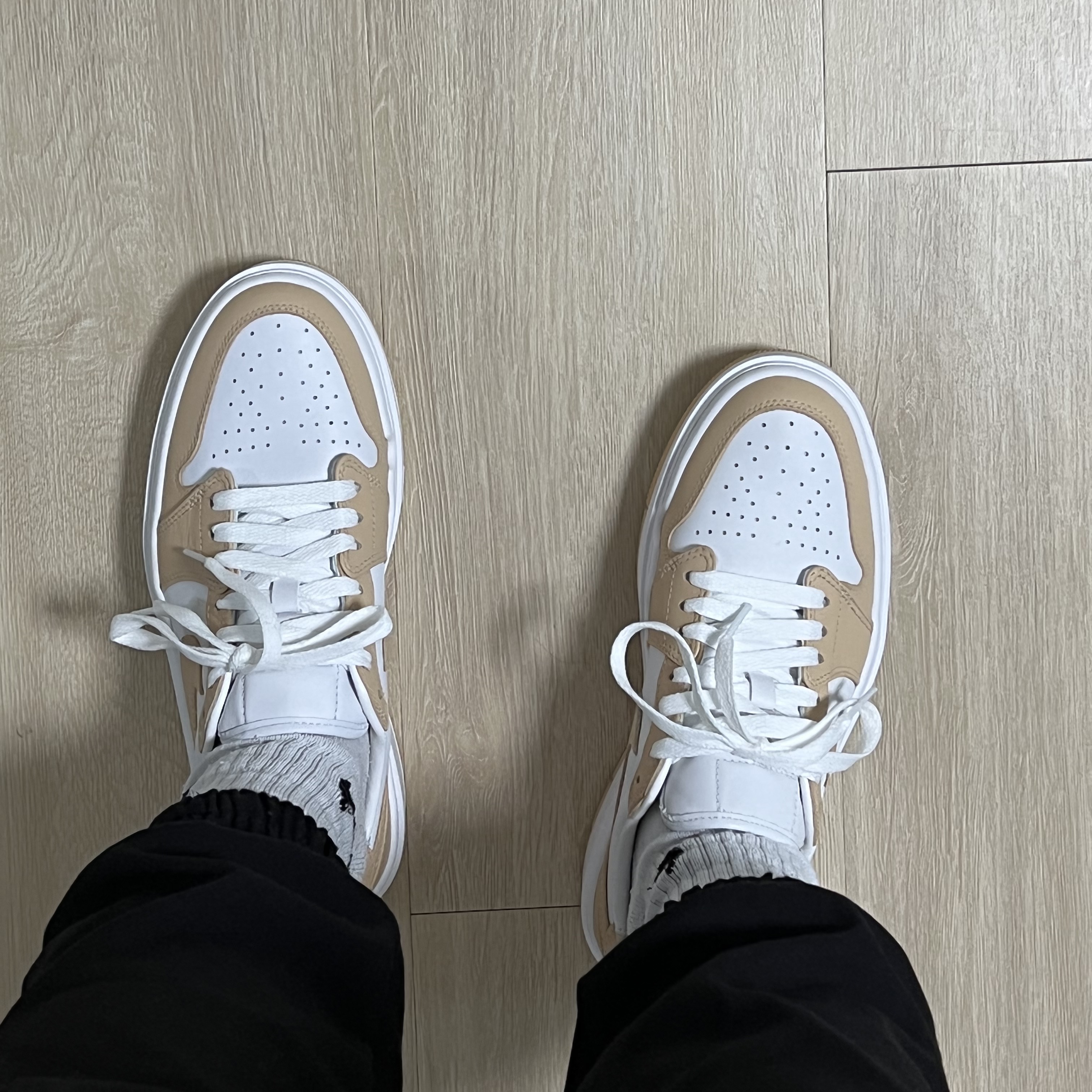 (W) Jordan 1 Elevate Low White Onyx 착용 스타일 - 3