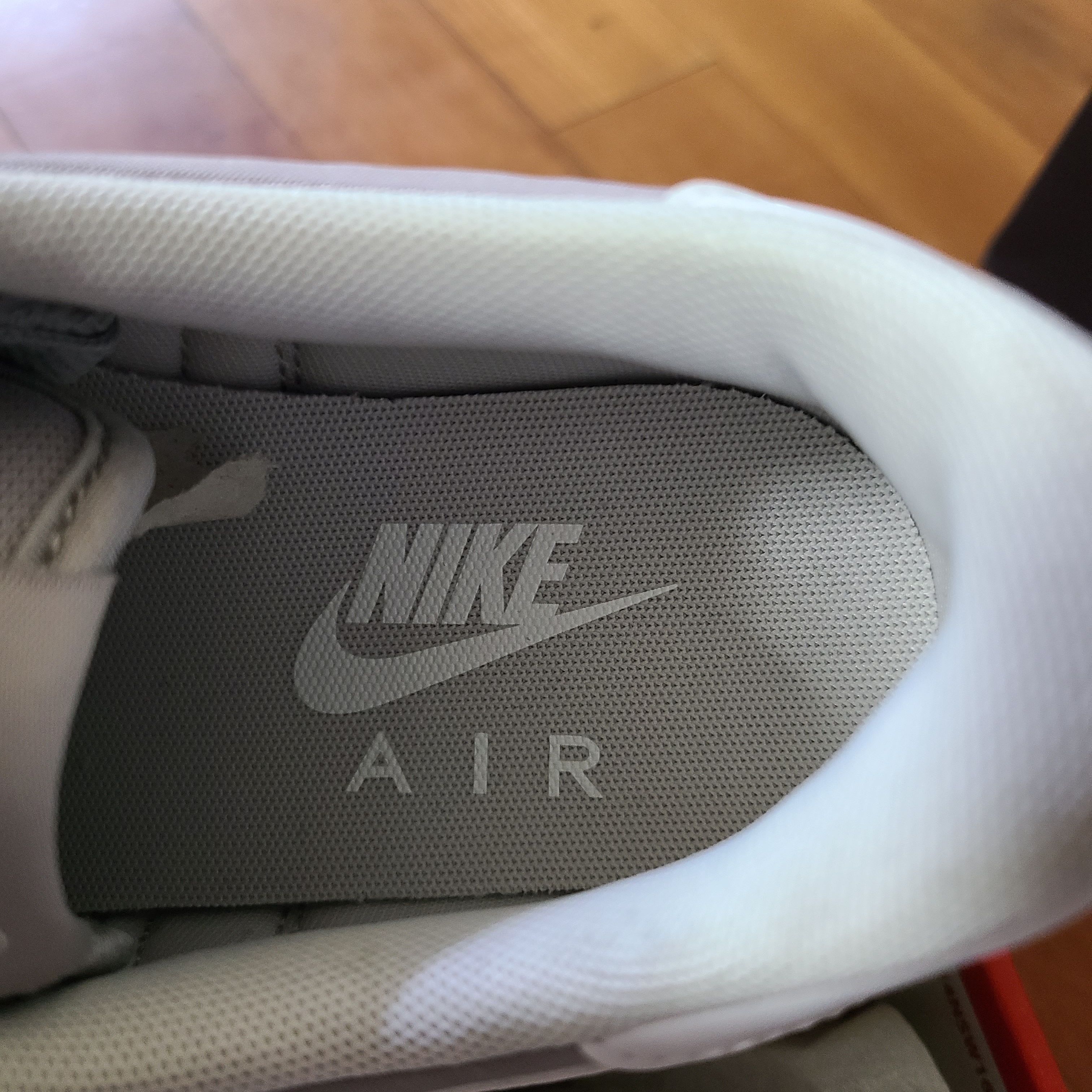 Nike Air Vortex Vast Grey 착용 스타일 - 2