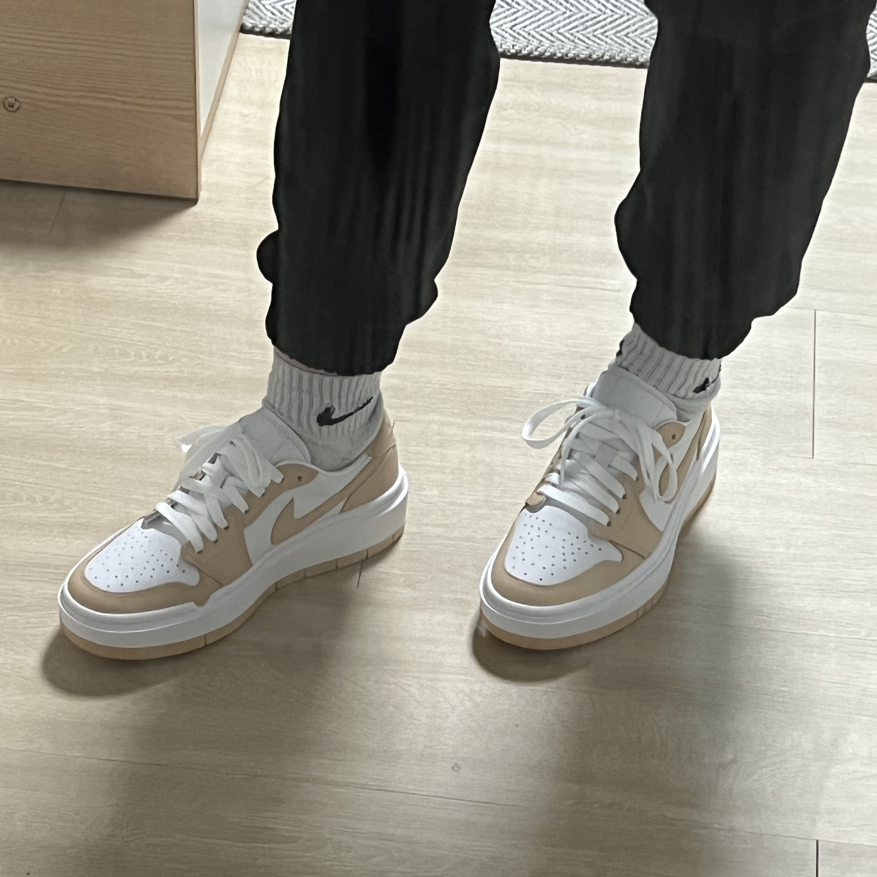 (W) Jordan 1 Elevate Low White Onyx 착용 스타일 - 2