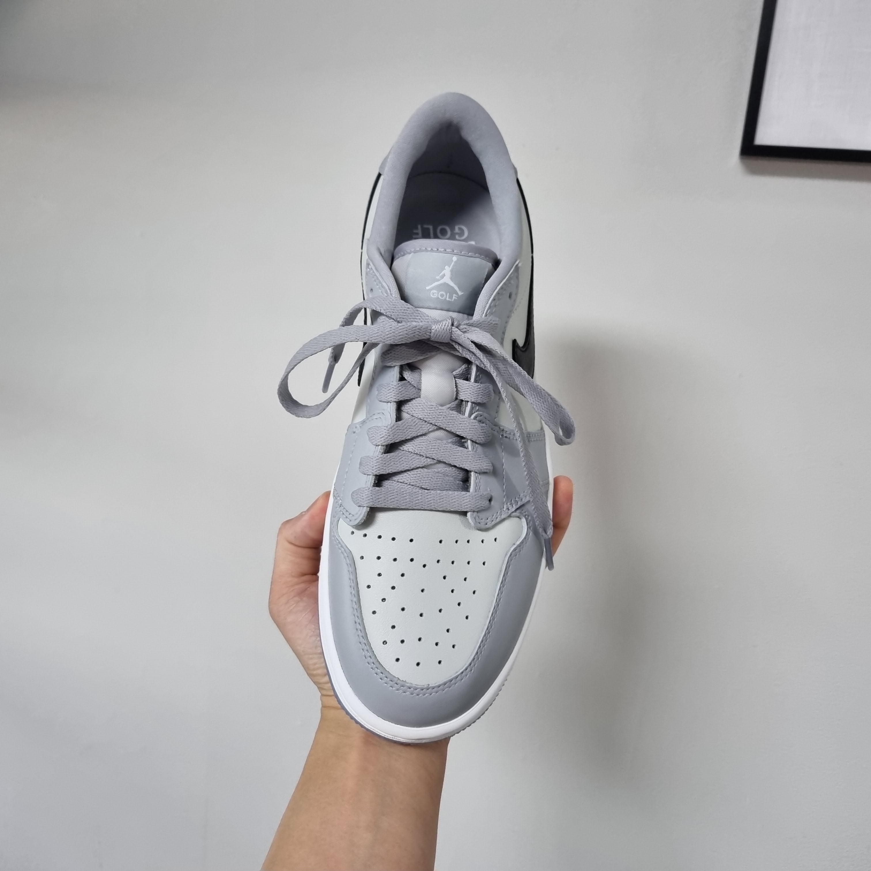 Jordan 1 Low Golf Wolf Grey 착용 스타일 - 1