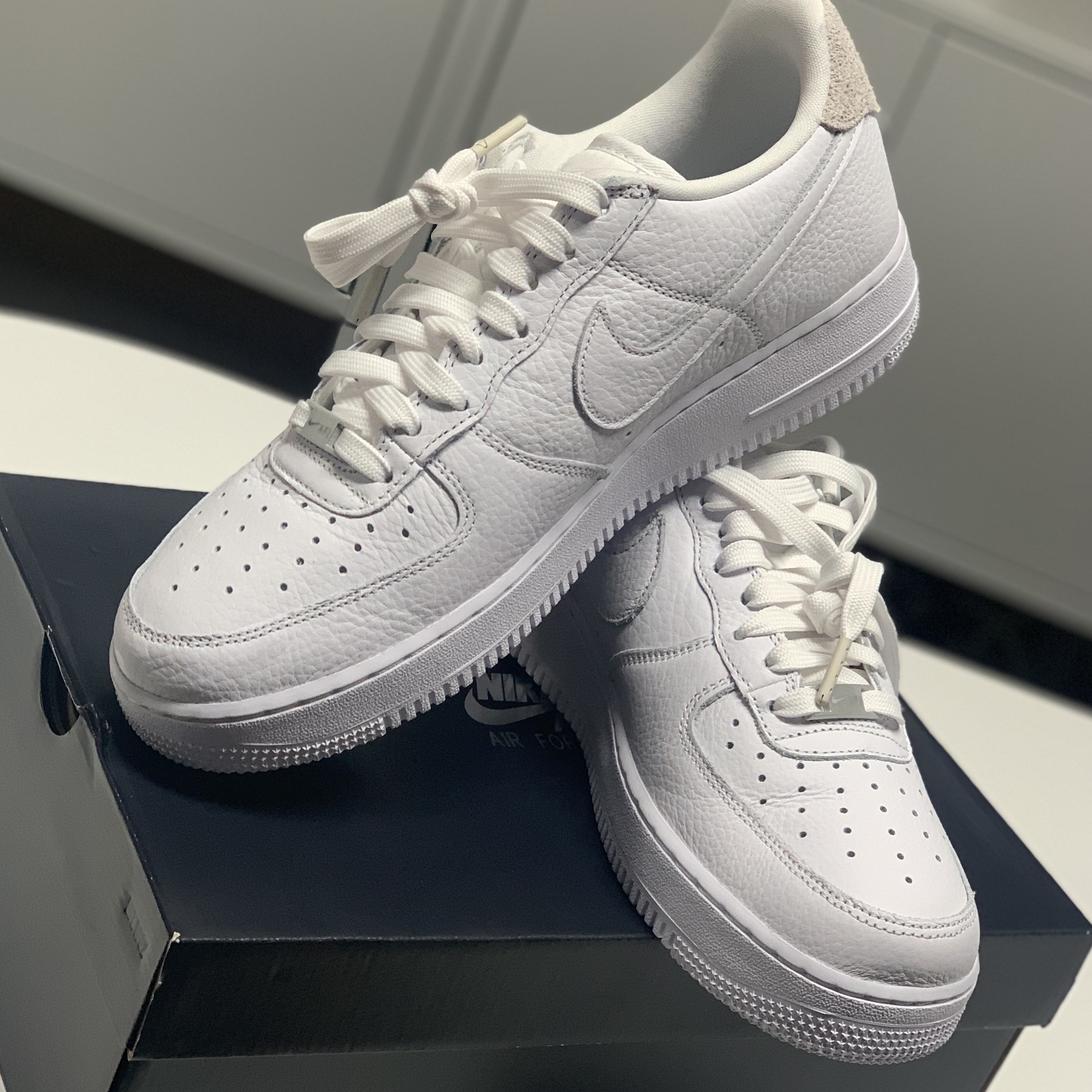 Nike Air Force 1 '07 Craft Vast Grey 착용 스타일 - 1