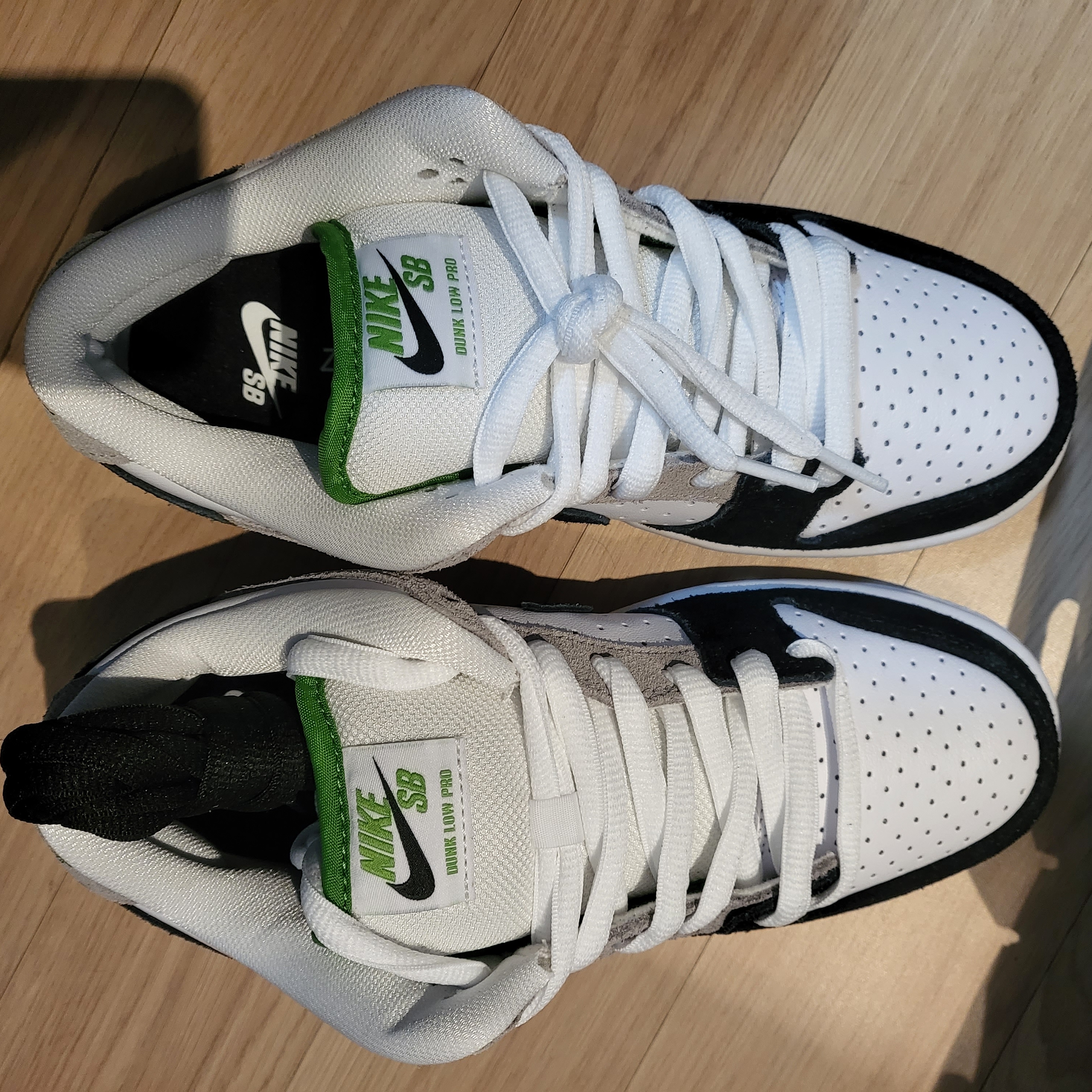 Nike SB Dunk Low Pro Chlorophyll 착용 스타일 - 2