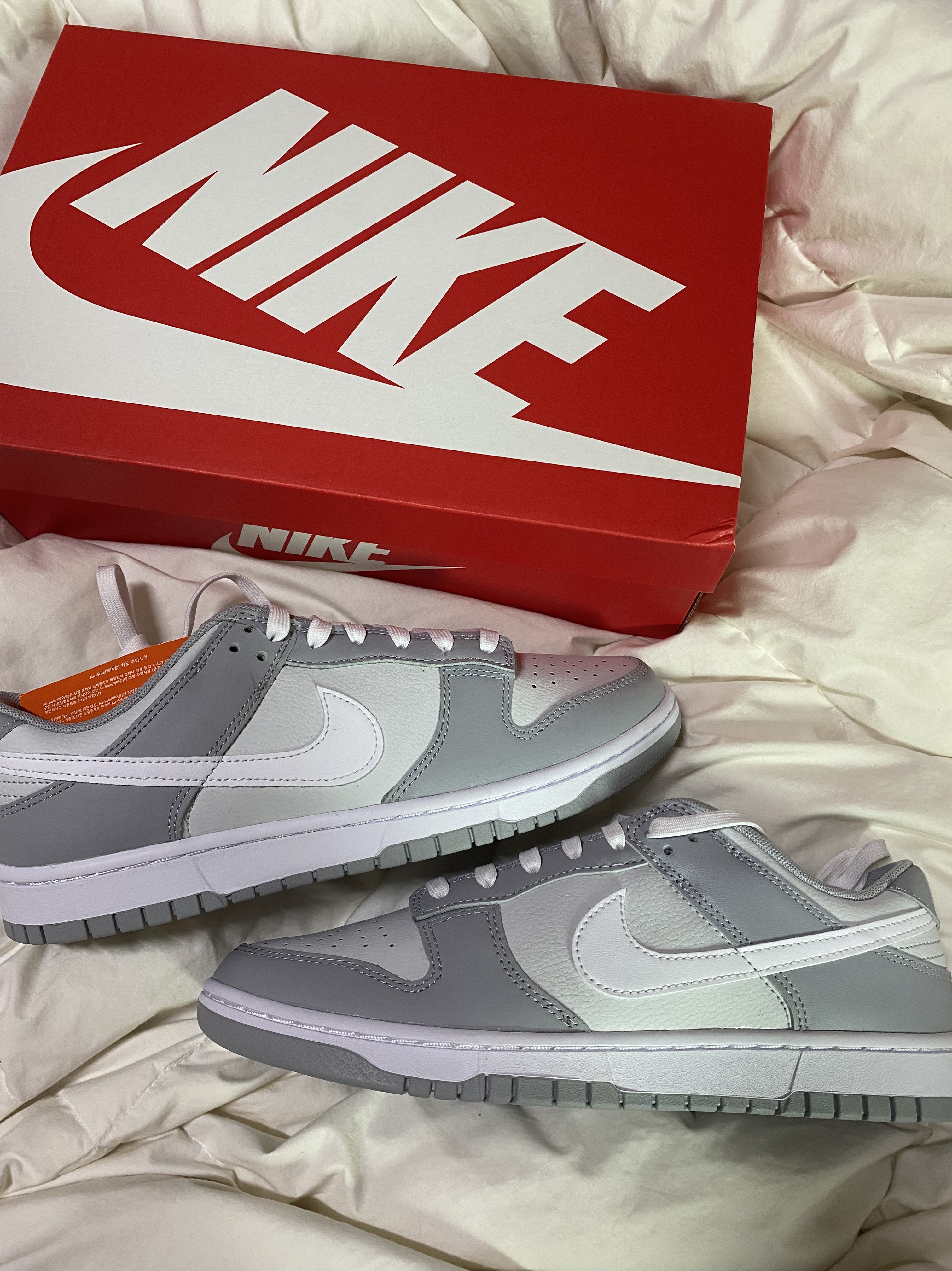 Nike Dunk Low Retro Wolf Grey 착용 스타일 - 2