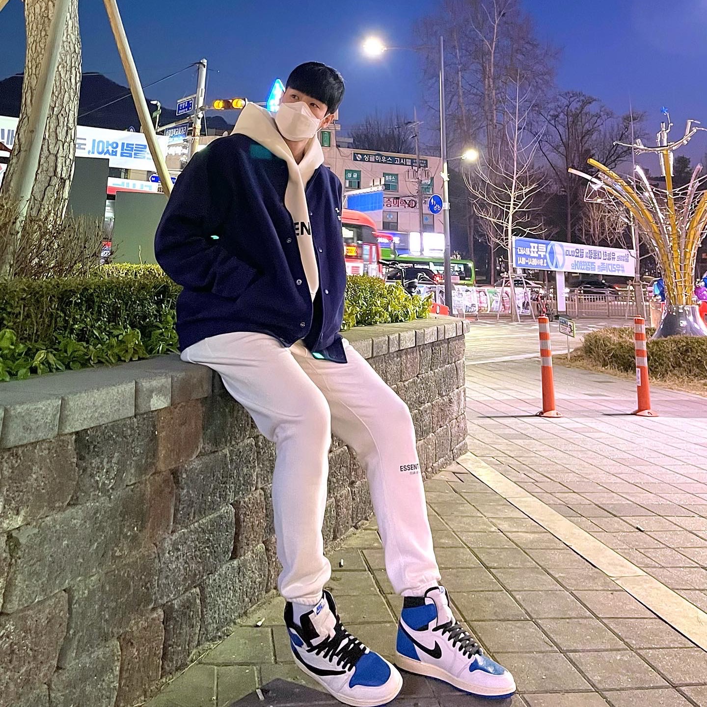 IAB Studio Cotton Stadium Jacket Navy - 21SS, Jordan 1 x Travis Scott x Fragment Retro High OG SP Military Blue 착용 스타일 - 4