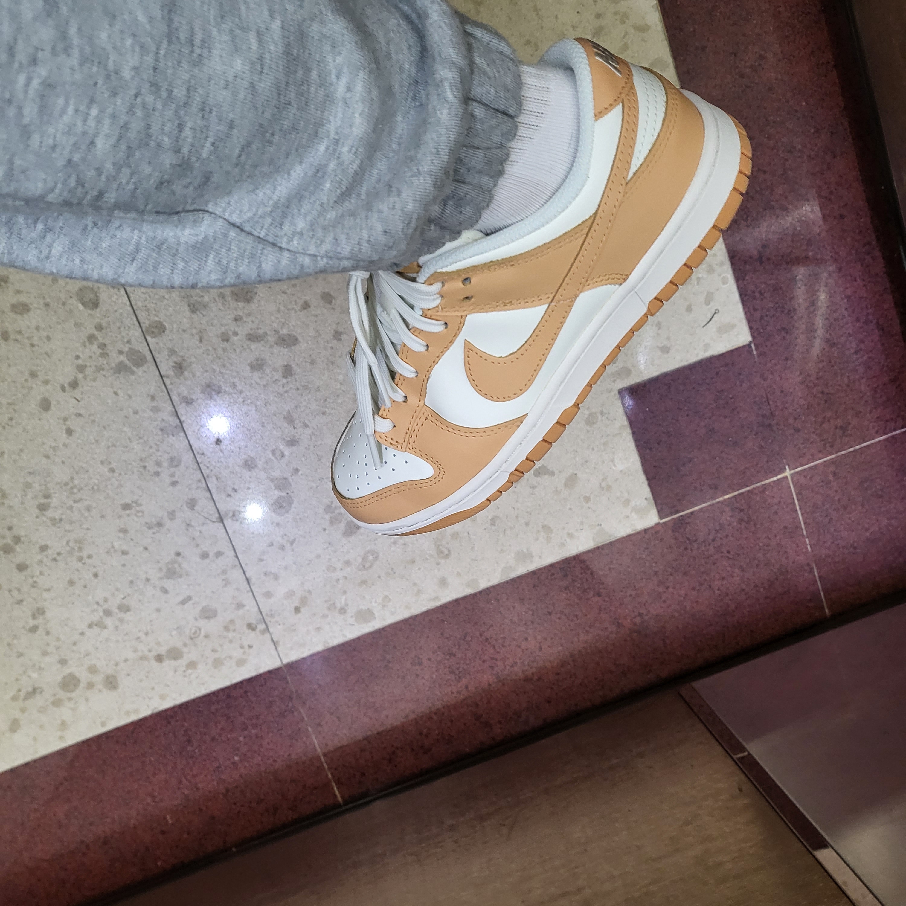 (W) Nike Dunk Low Harvest Moon 착용 스타일 - 2