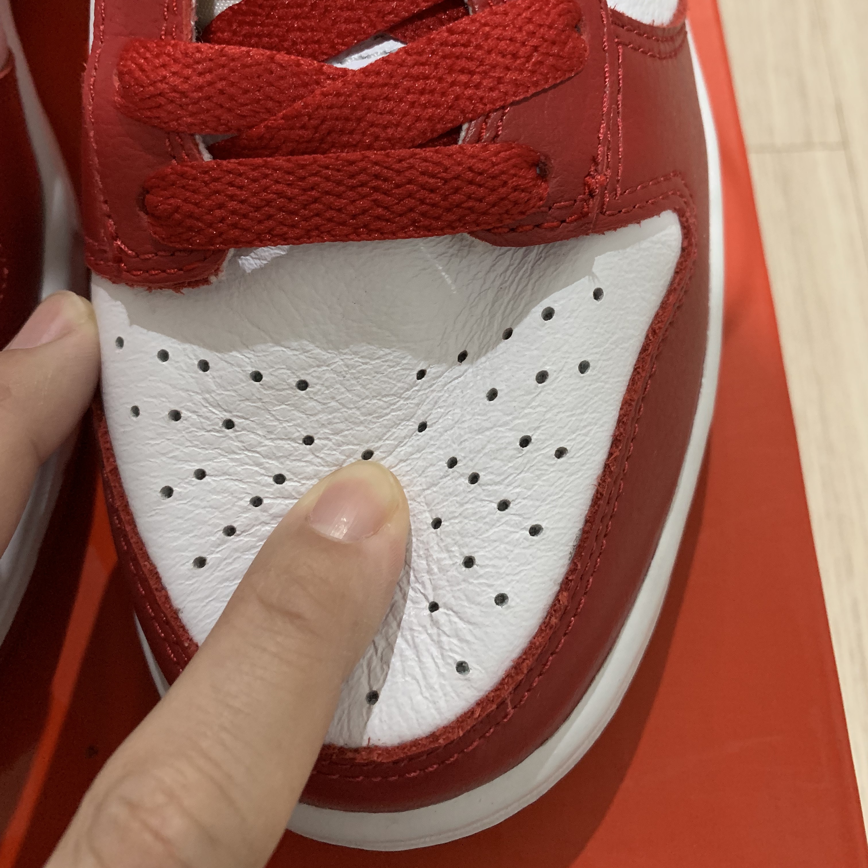 Nike Dunk High Retro QS St. John's, Supreme Est. 1994 6-Panel Red - 21FW 착용 스타일 - 3