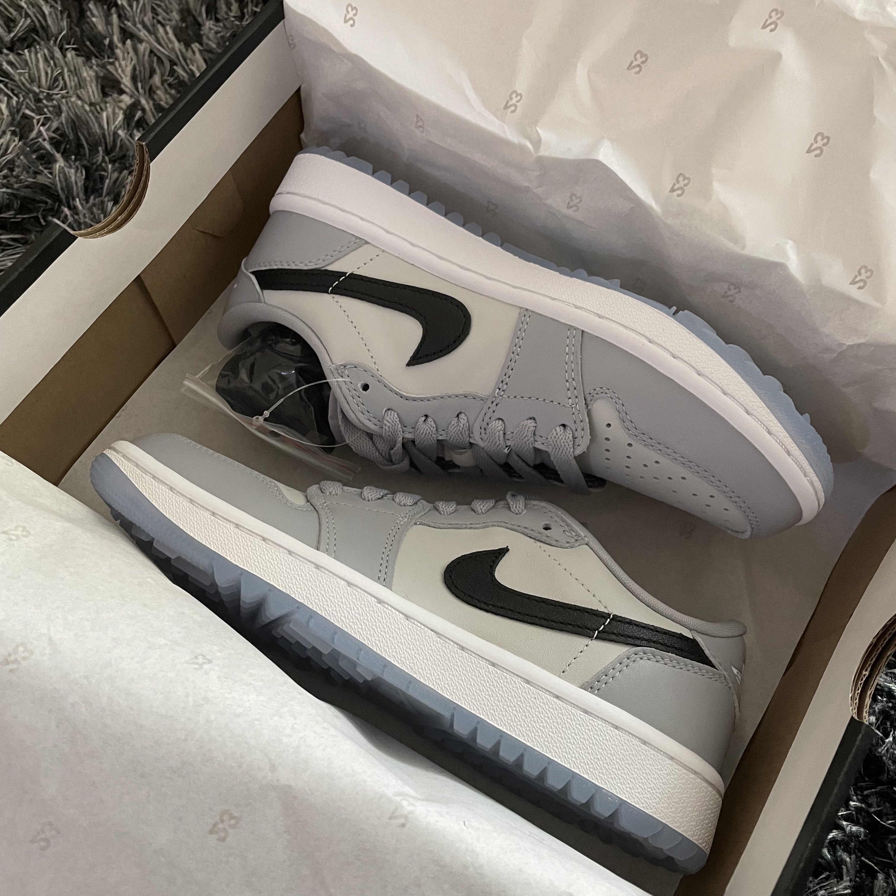 Jordan 1 Low Golf Wolf Grey 착용 스타일