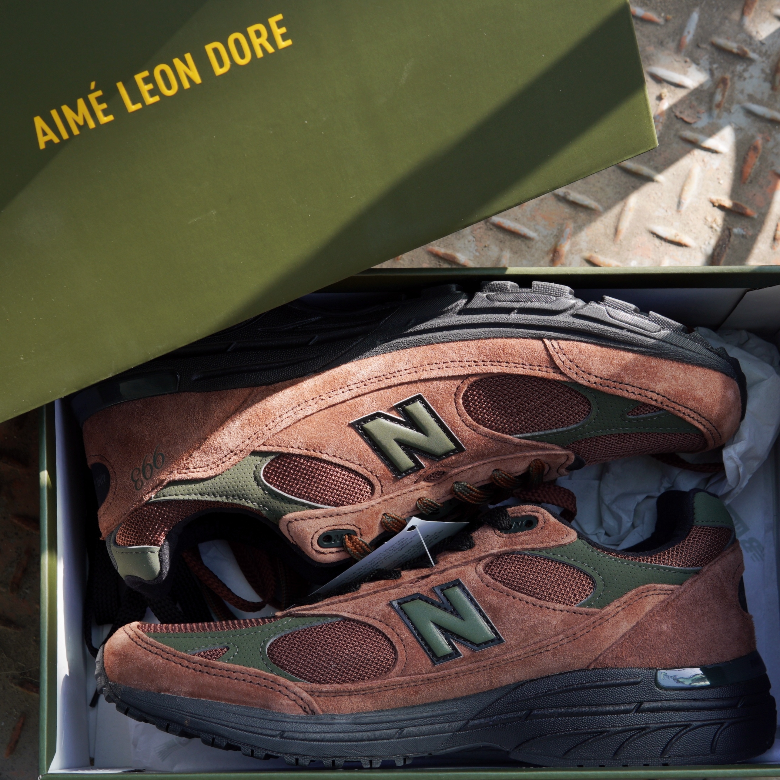 New Balance x Aime Leon Dore 993 Made in USA Brown 착용 스타일 - 1
