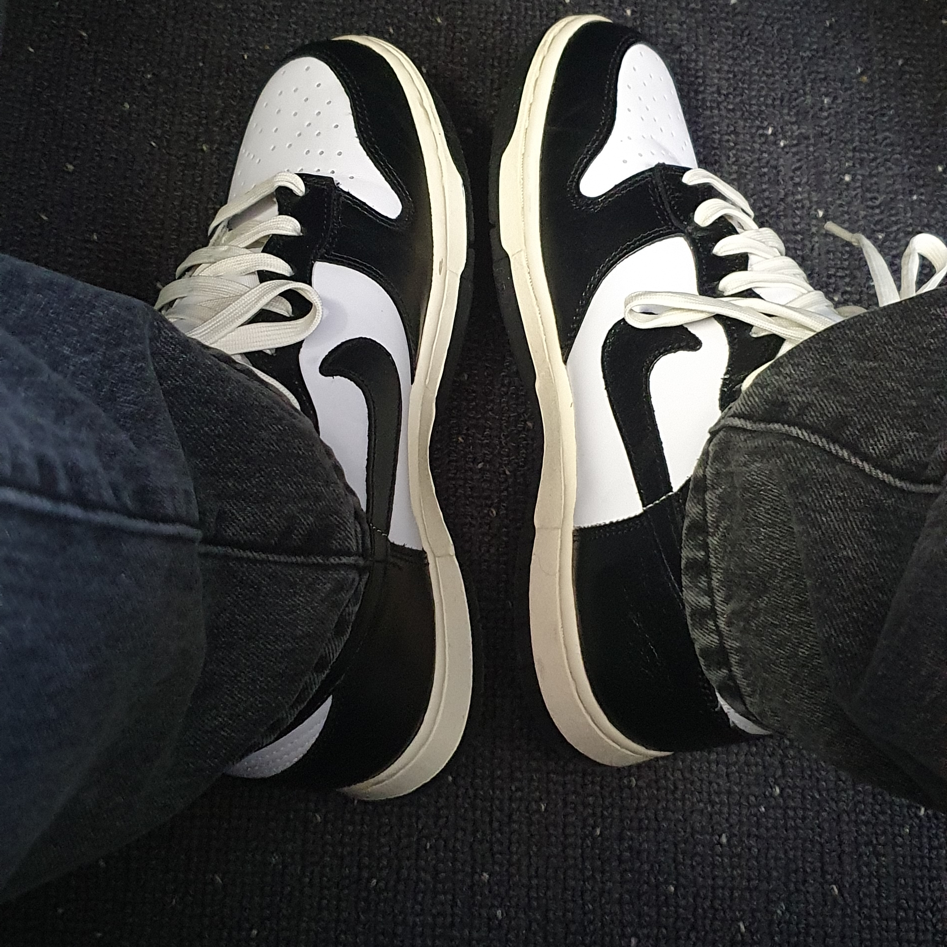 (W) Nike Dunk High Vintage Black 착용 스타일