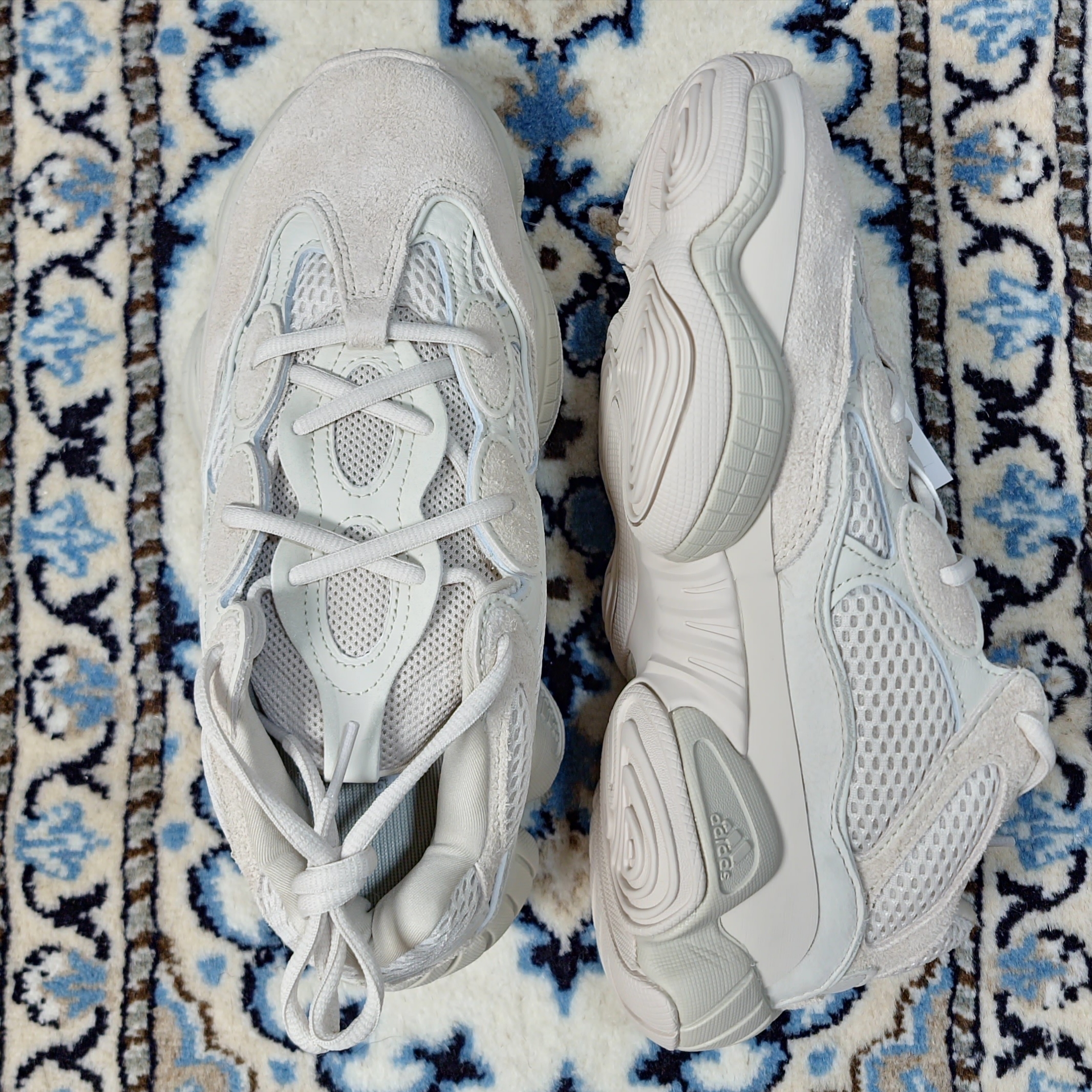 Adidas Yeezy 500 Blush 2022 착용 스타일