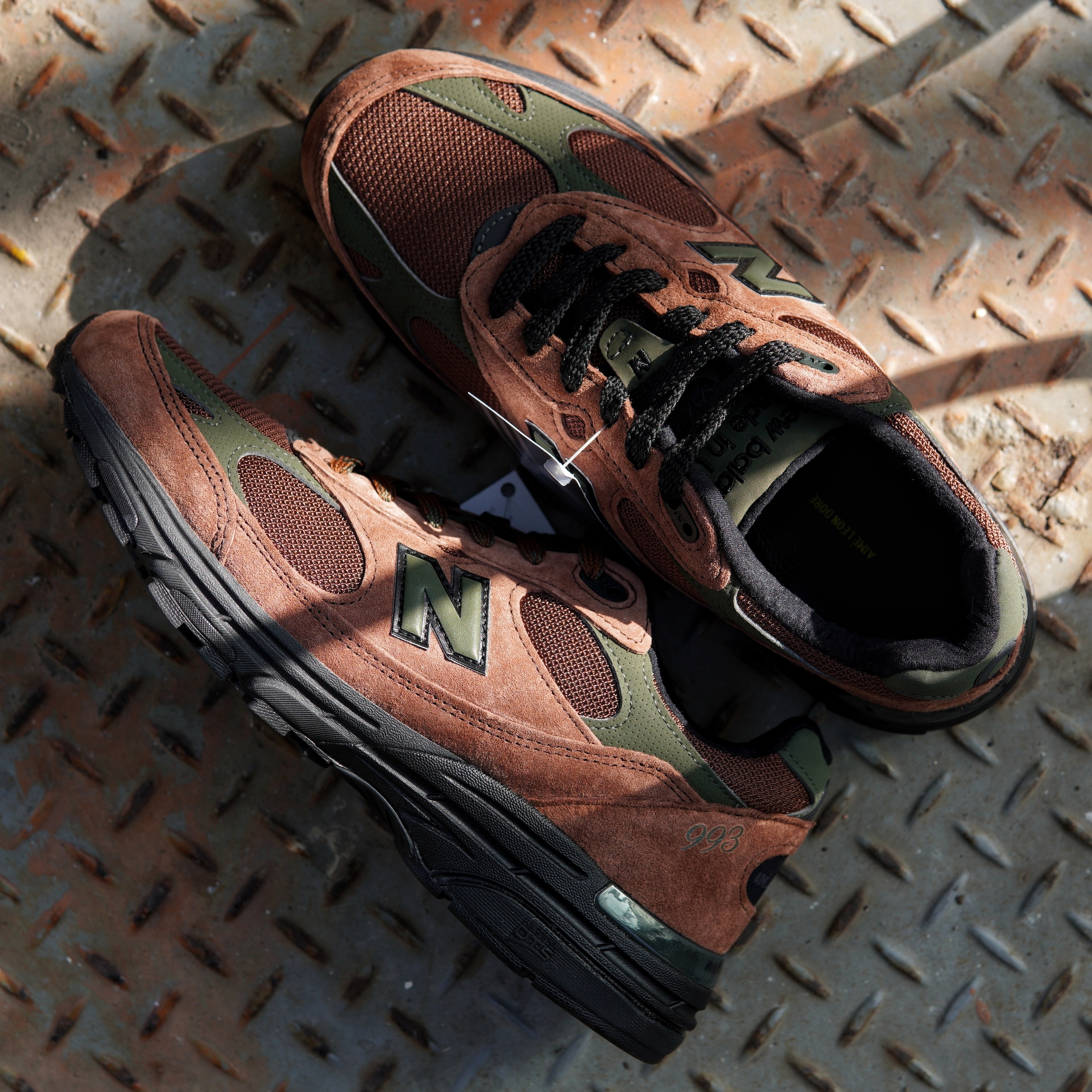 New Balance x Aime Leon Dore 993 Made in USA Brown 착용 스타일 - 3