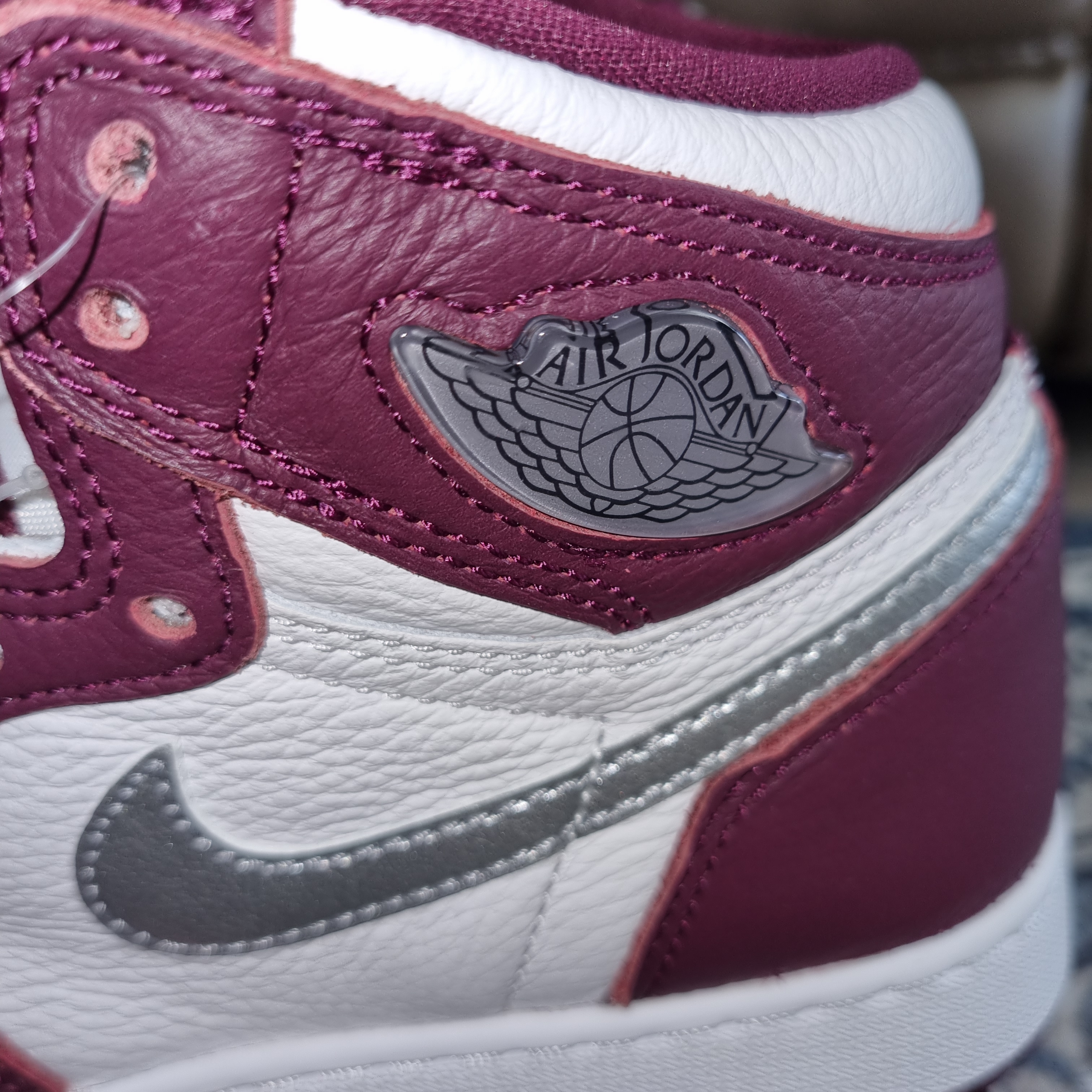 Jordan 1 Retro High OG Bordeaux, (GS) Jordan 1 Retro High OG Bordeaux 착용 스타일 - 3