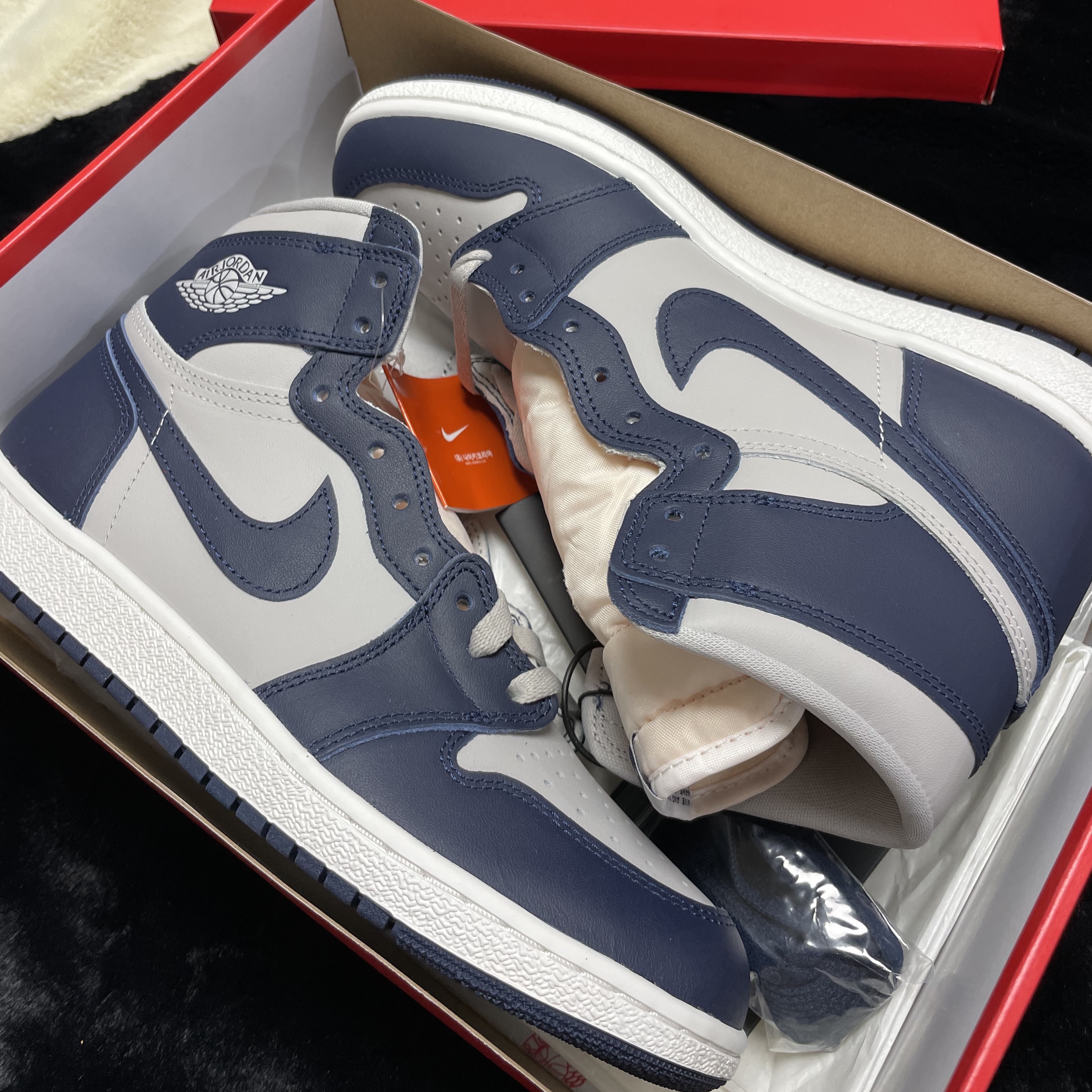 Jordan 1 High 85 College Navy 착용 스타일 - 1