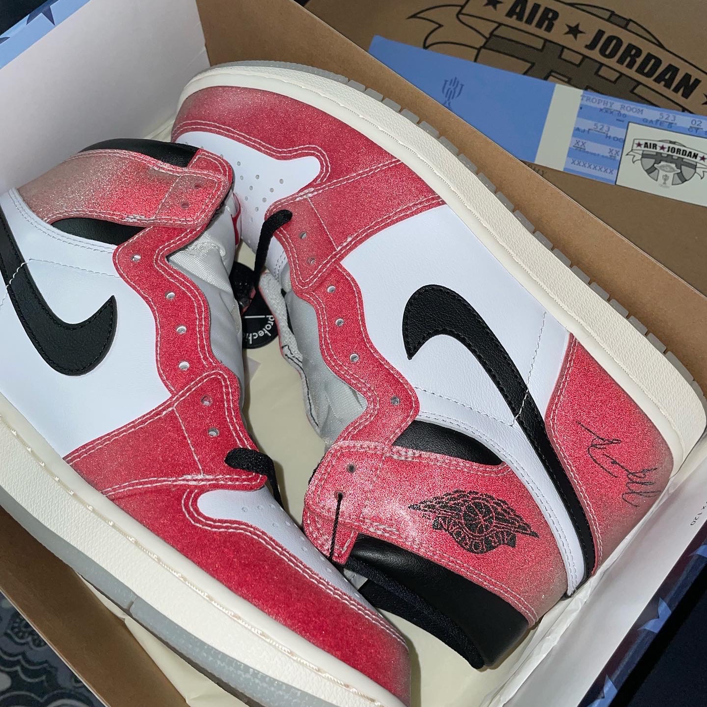 Jordan 1 x Trophy Room Retro High OG SP Chicago 착용 스타일