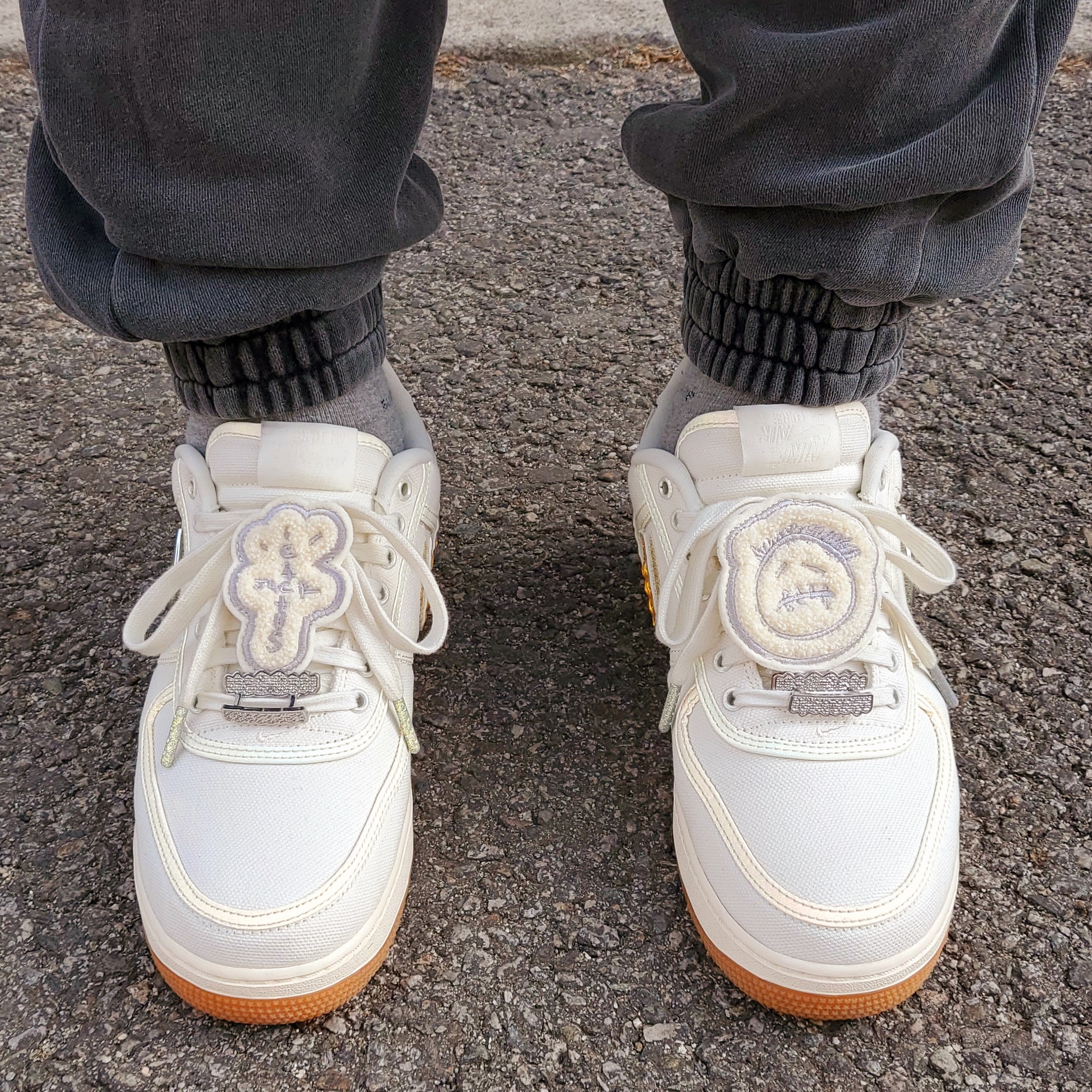Nike x Travis Scott Air Force 1 Low Sail 착용 스타일 - 4