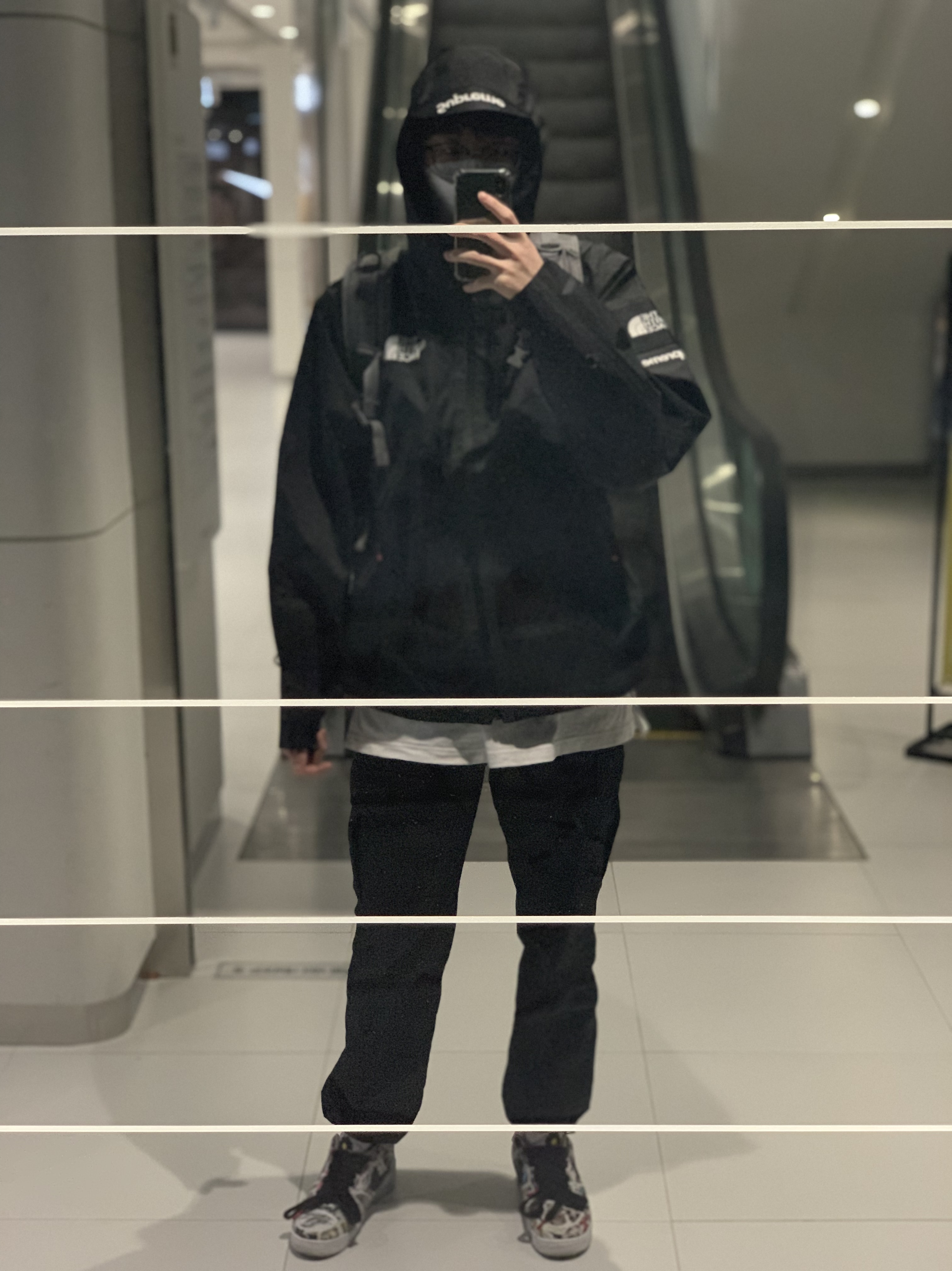 Supreme x The North Face Summit Series Outer Tape Seam Jacket Black - 21SS, Nike x Peaceminusone Air Force 1 Low Para-Noise 2.0 착용 스타일 - 2