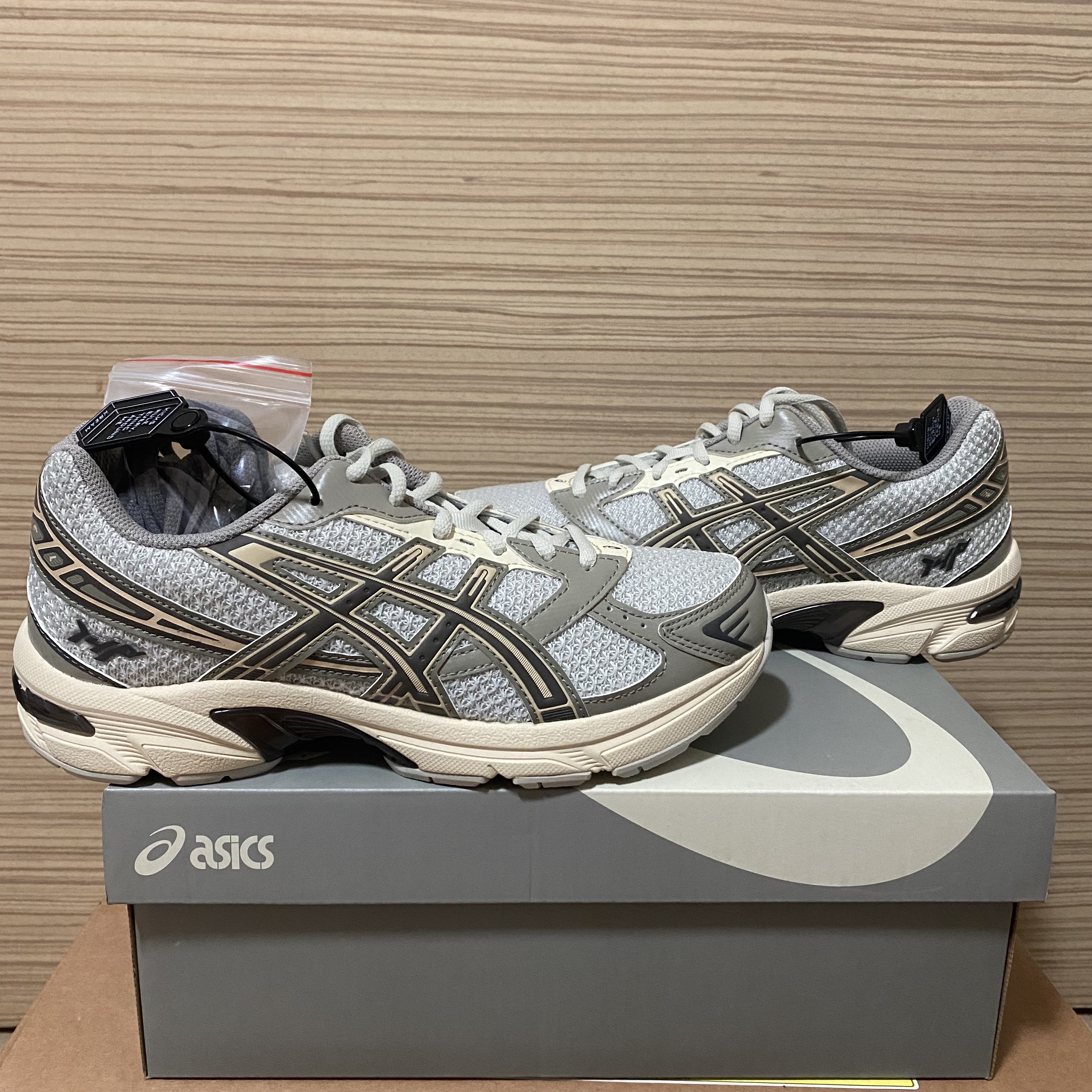 Asics x I4P Gel-1130 Glacier Grey Mink 착용 스타일 - 1