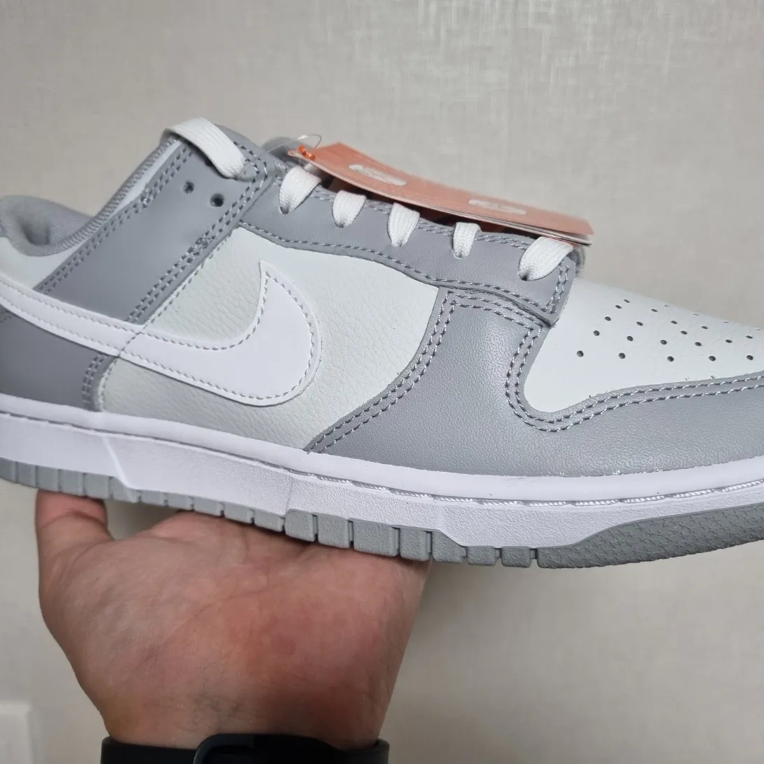 Nike Dunk Low Retro Wolf Grey 착용 스타일 - 2
