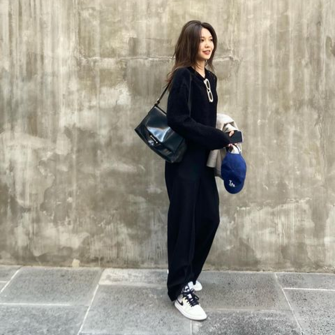 (W) Jordan 1 Zoom Air CMFT Light Bone 착용 스타일 - 2