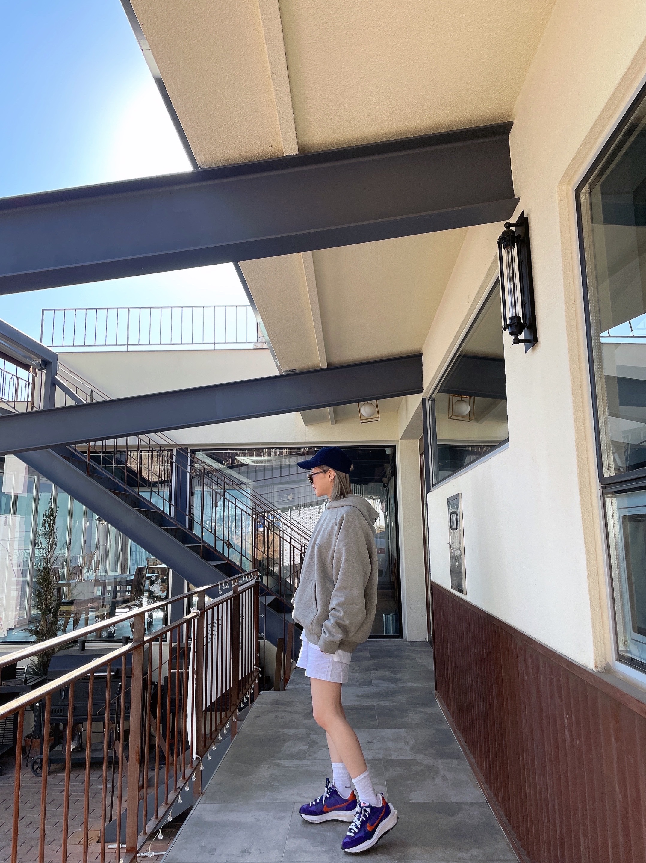 Nike x Sacai VaporWaffle Dark Iris, Essentials Pull-Over Hoodie Heather Oatmeal - 21SS 착용 스타일 - 4