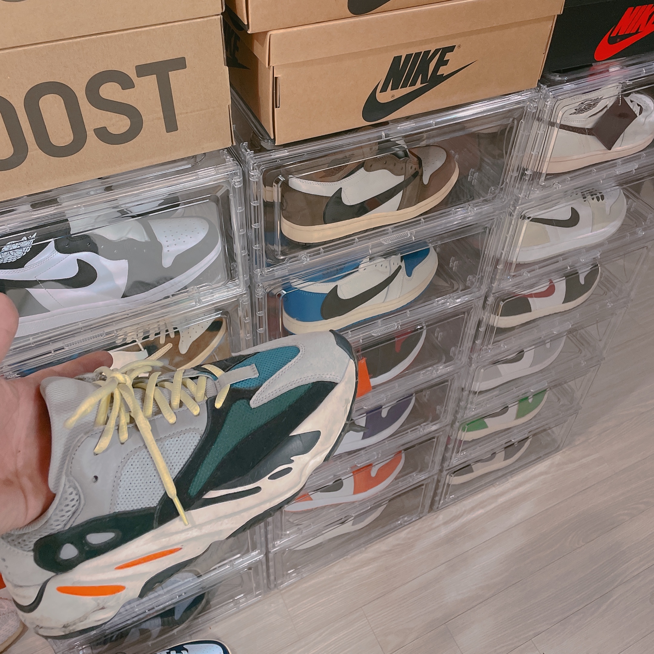Adidas Yeezy Boost 700 Wave Runner Solid Grey 2017/2019 착용 스타일 - 1