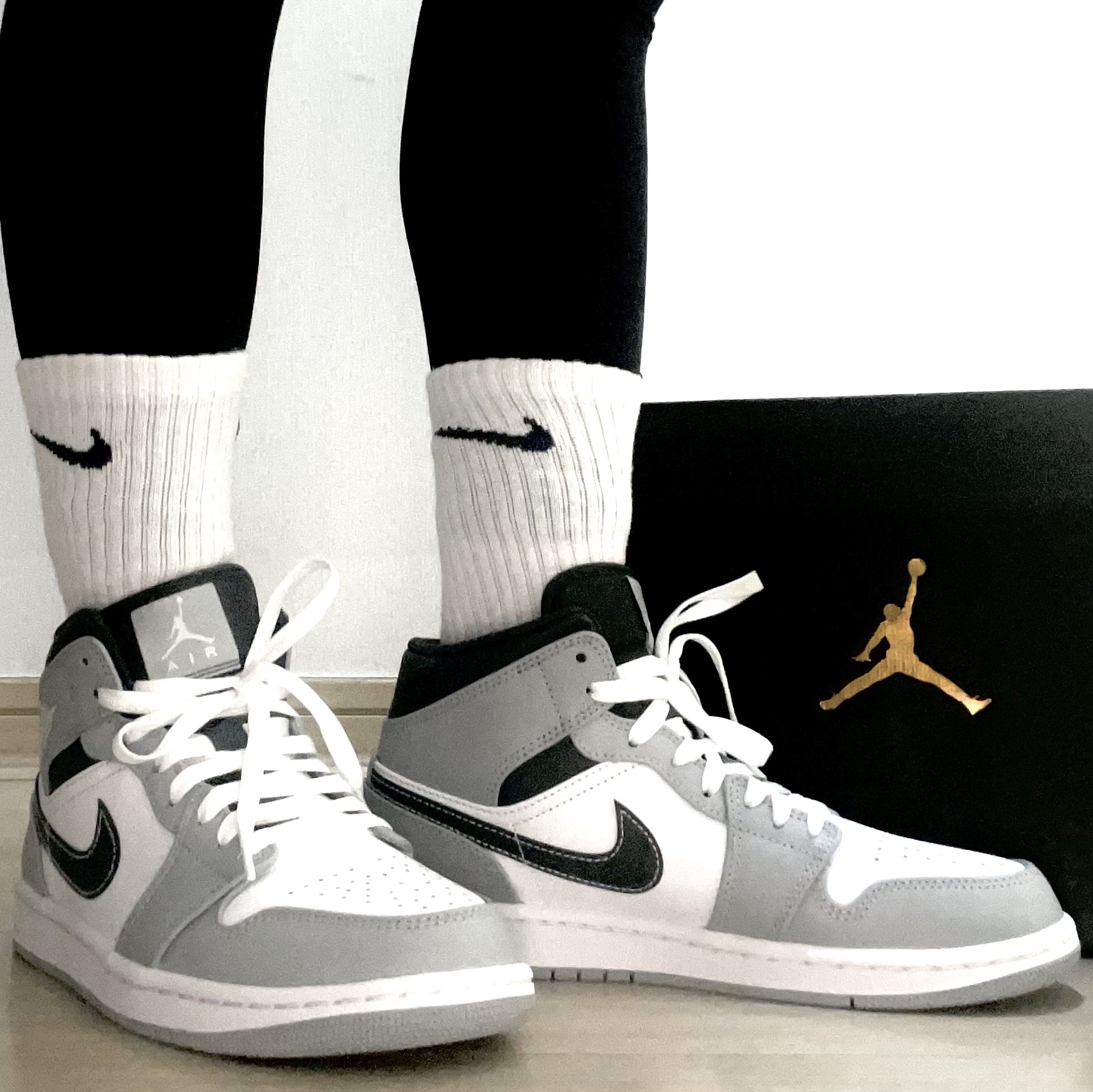 Jordan 1 Mid Light Smoke Grey Anthracite 착용 스타일