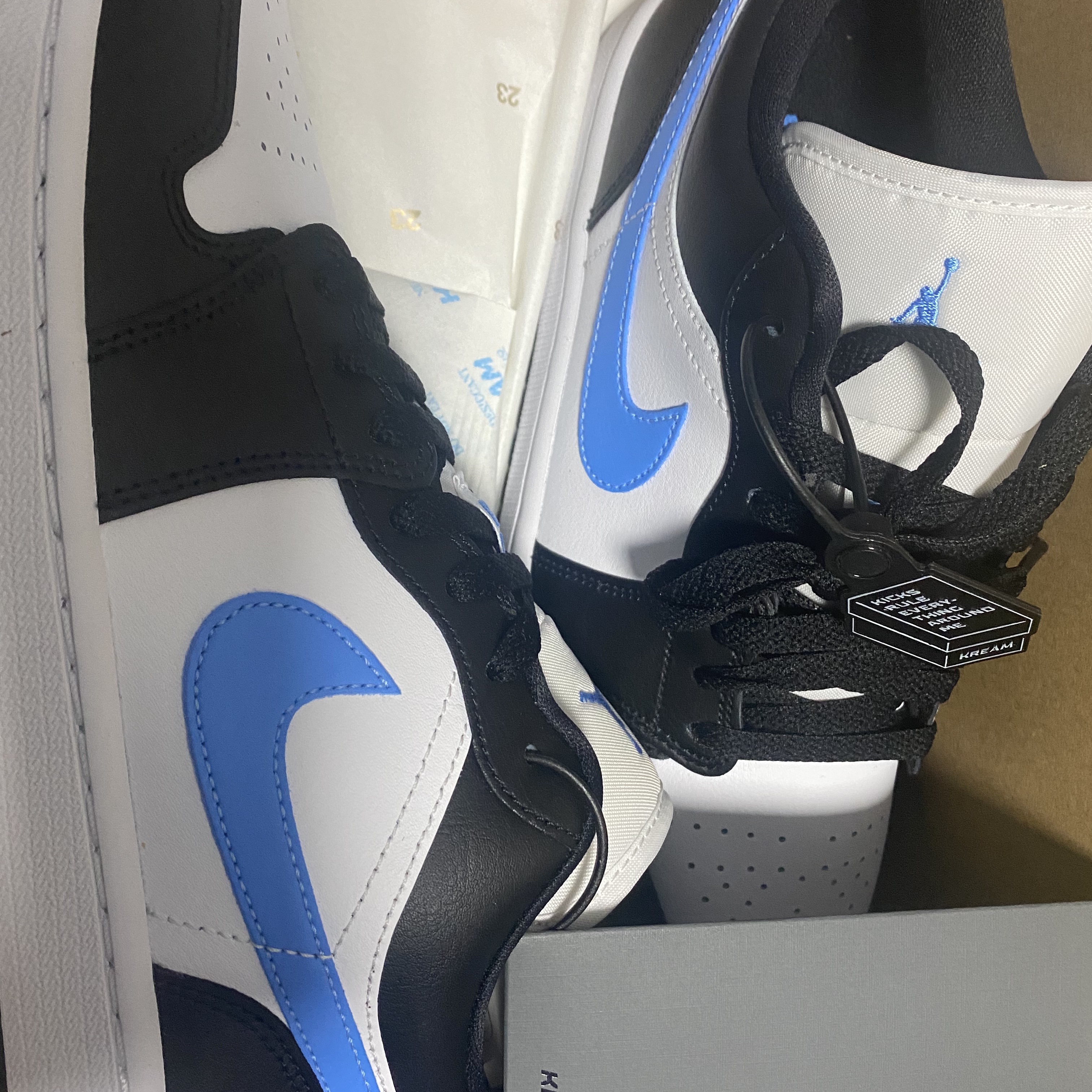 (W) Jordan 1 Low Black University Blue 착용 스타일 - 5